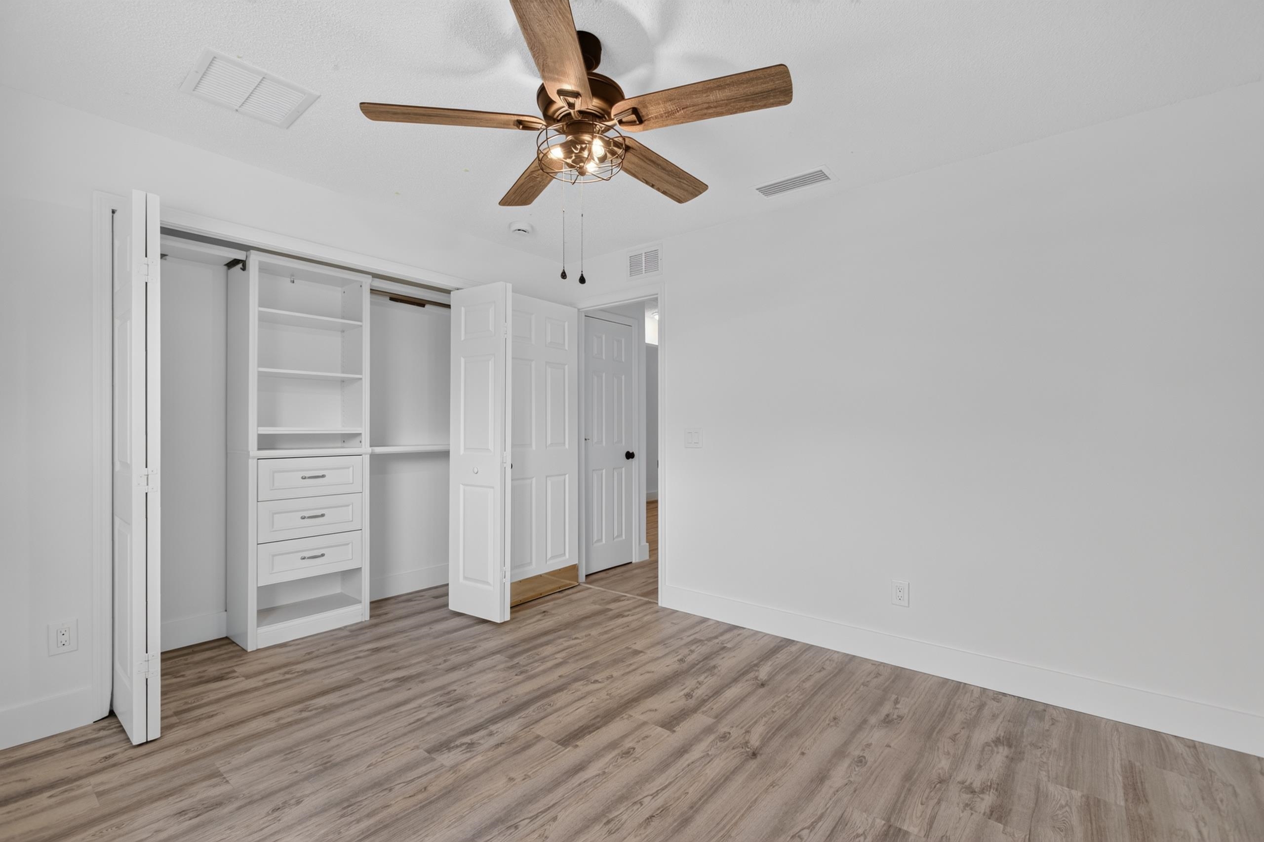 250 Segovia Rd