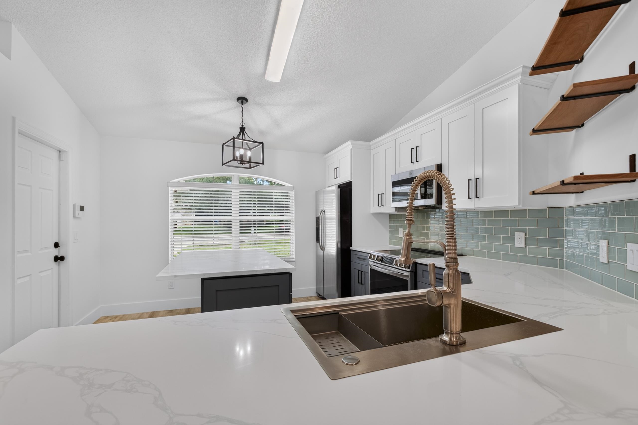 250 Segovia Rd