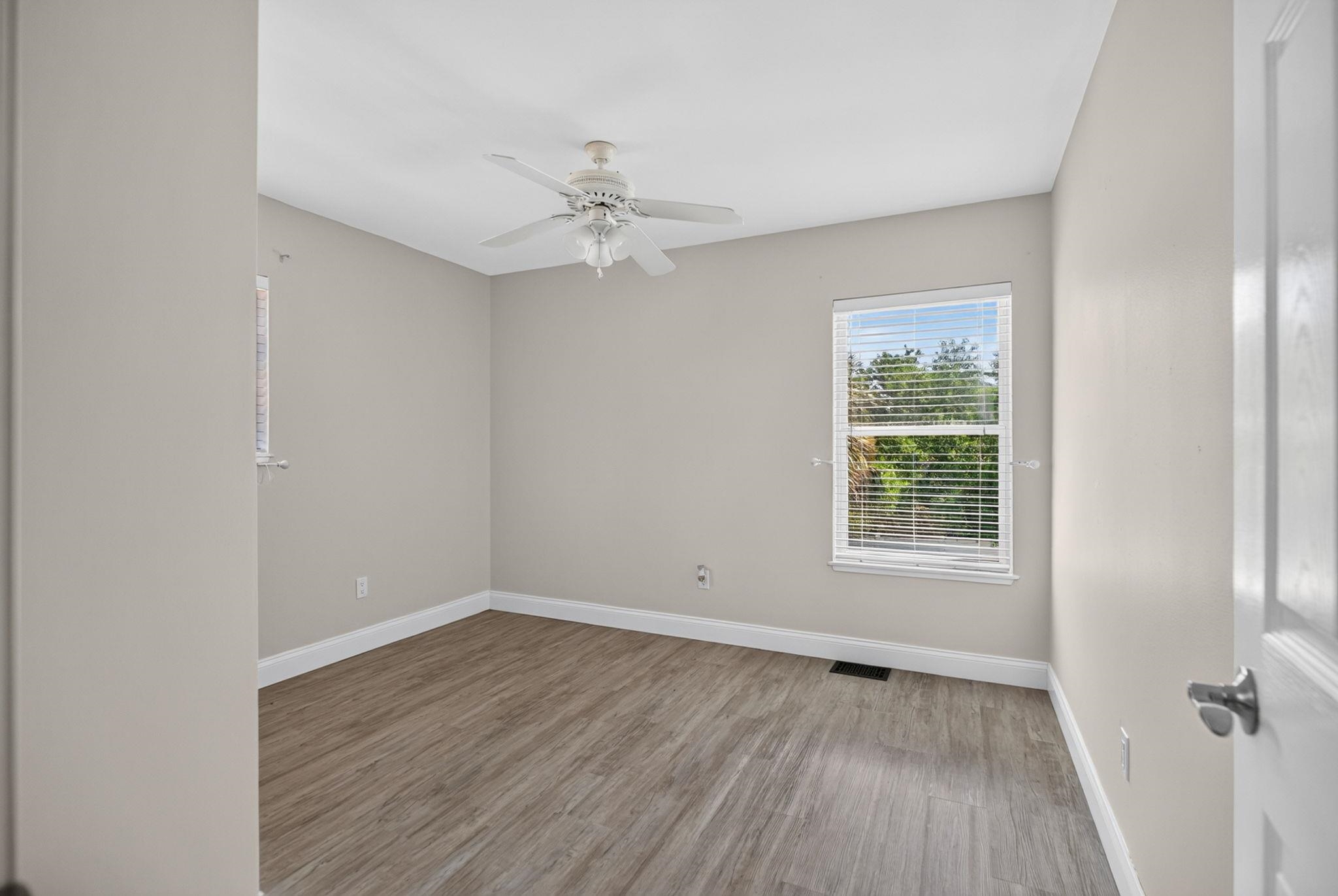 5466 4th Street