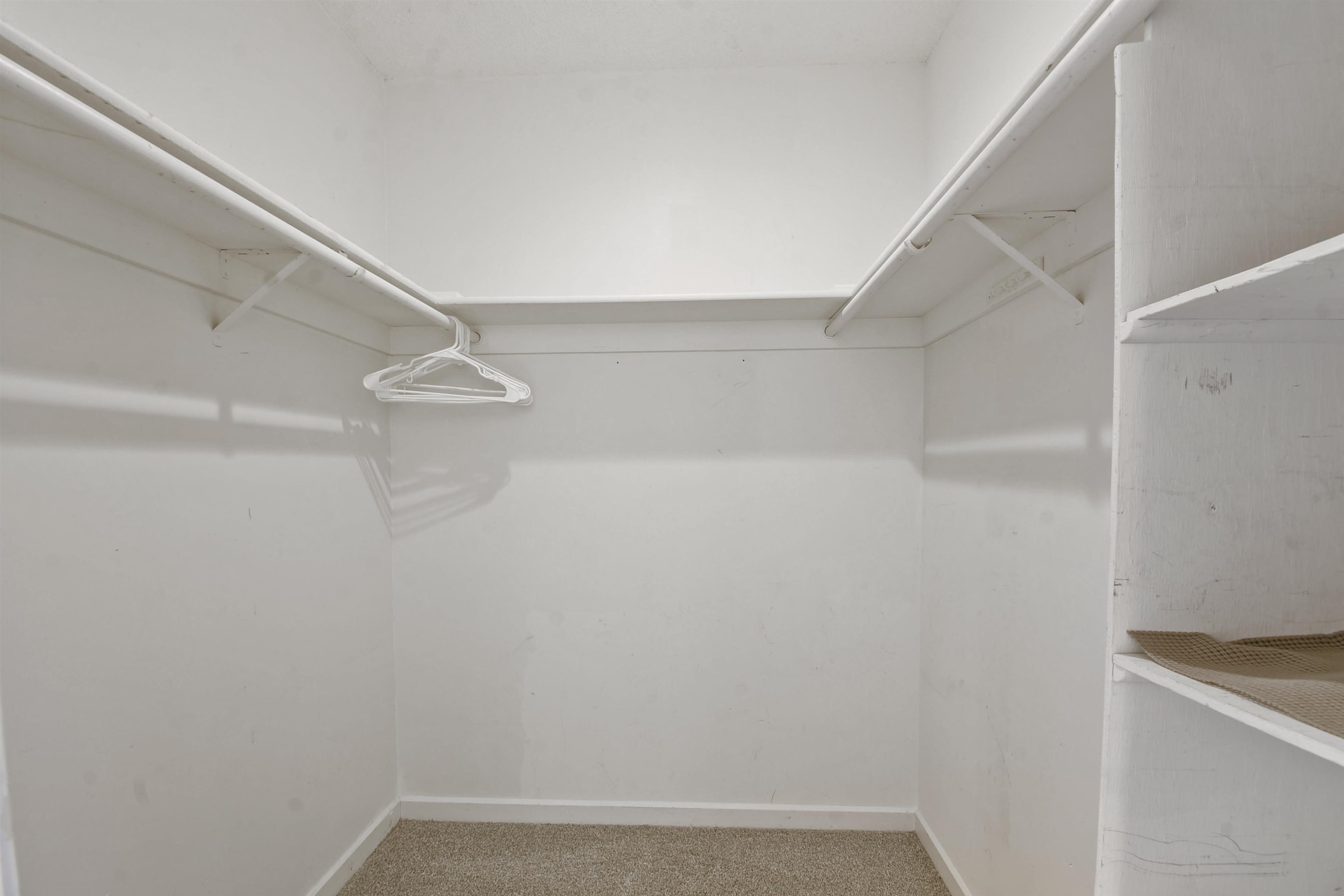 40 Club House Dr Unit: 207
