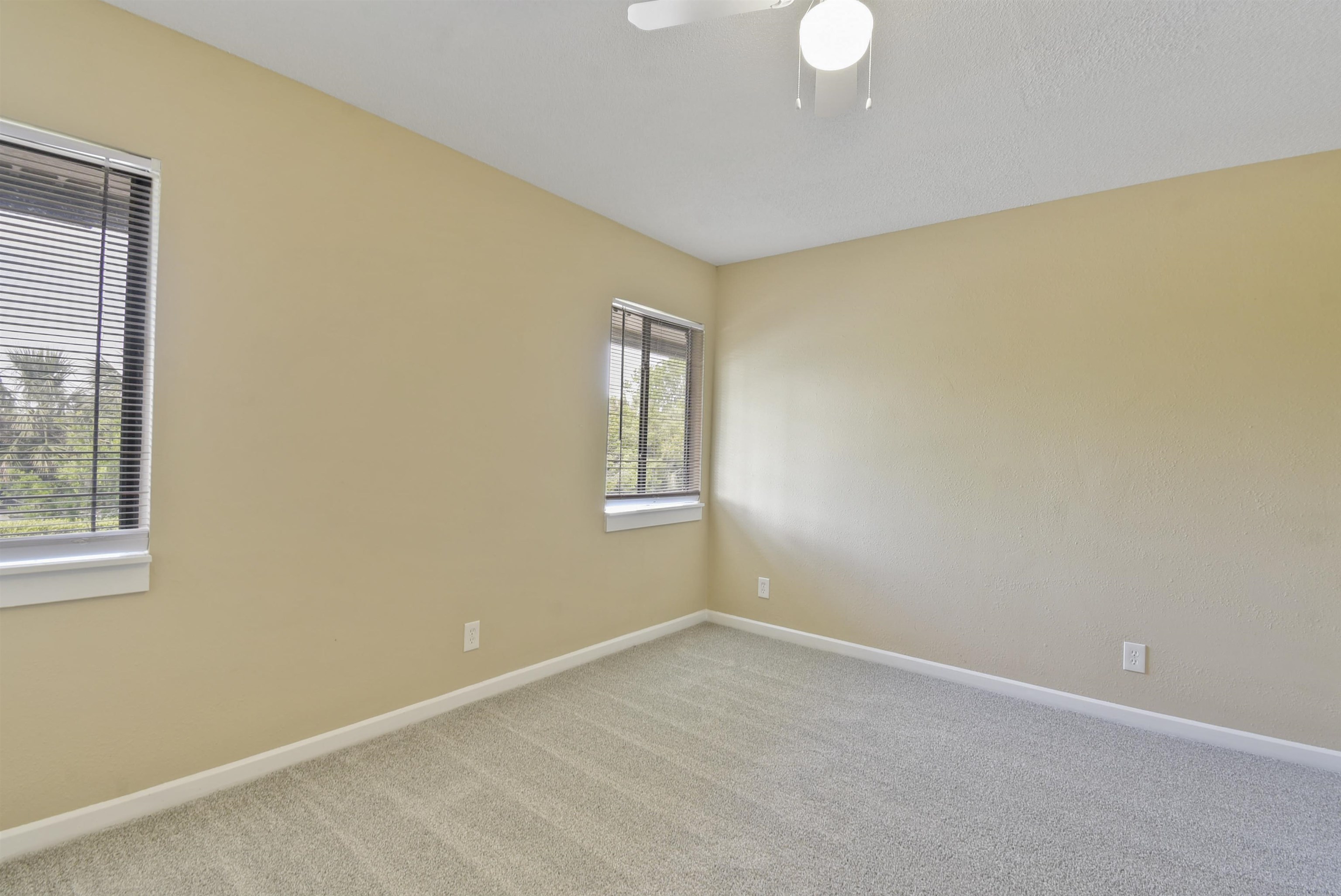 40 Club House Dr Unit: 207