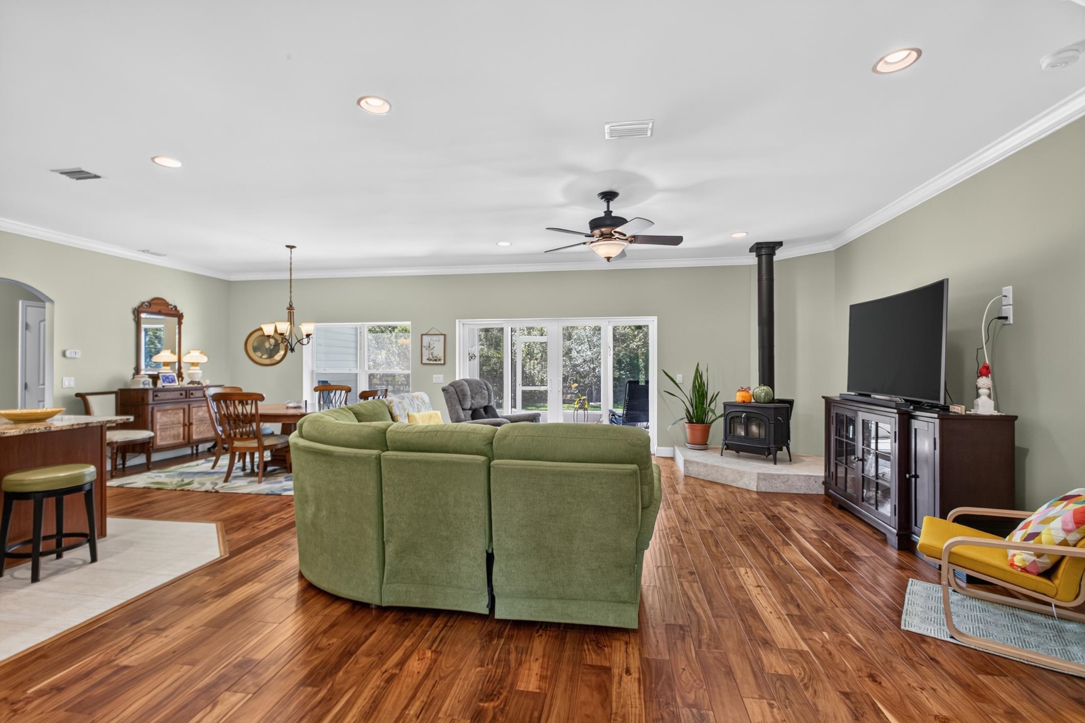 5335 Don Manuel Rd