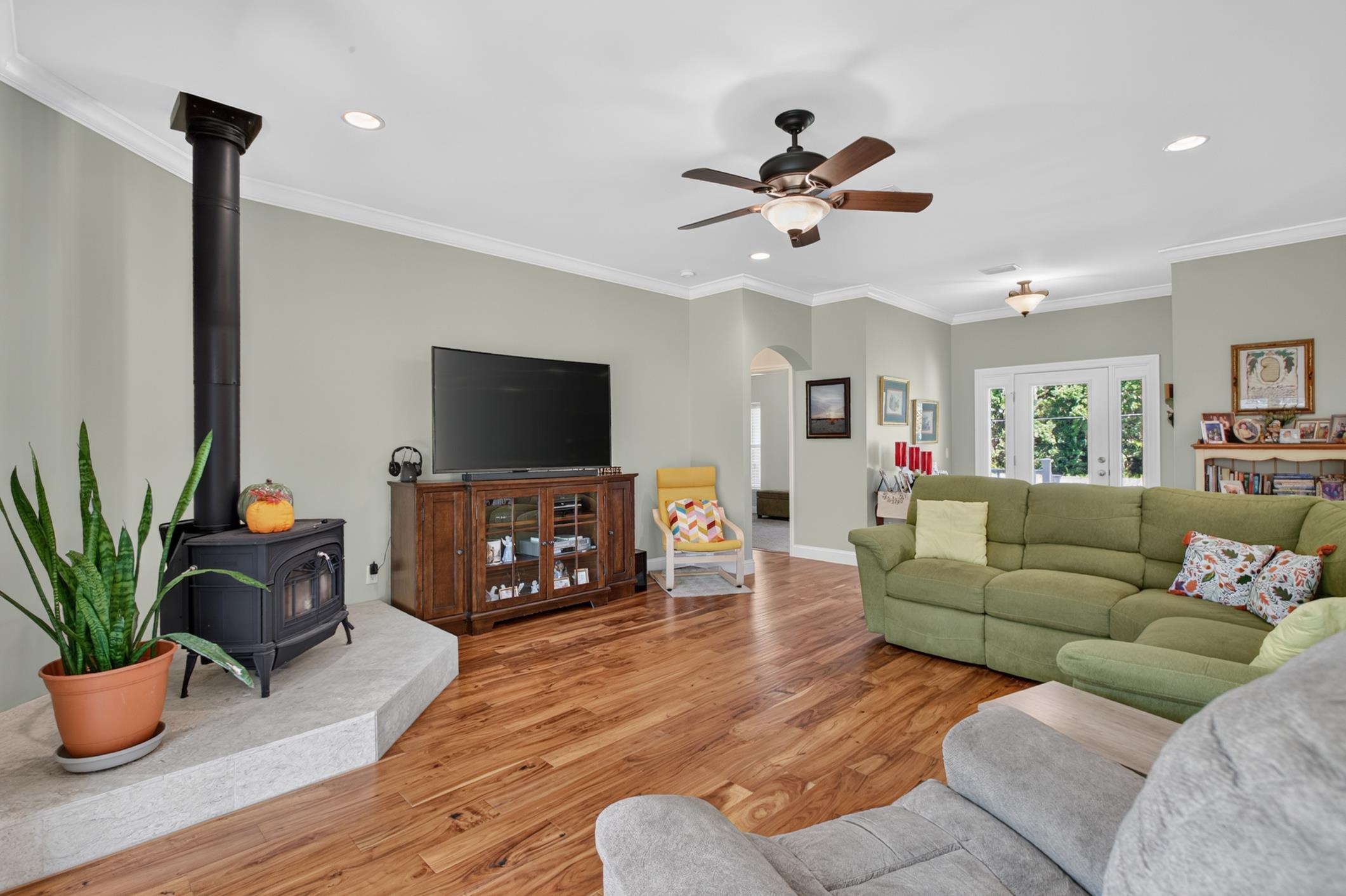 5335 Don Manuel Rd