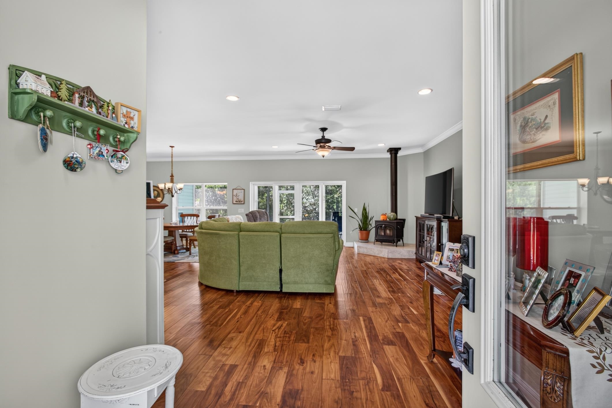 5335 Don Manuel Rd