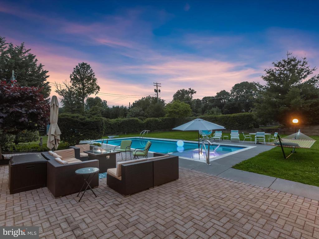 3500 WOODVALLEY DRIVE