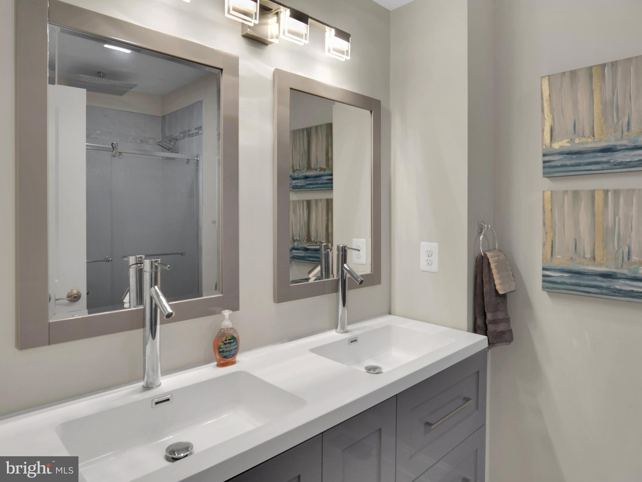 118 W ALL SAINTS STREET