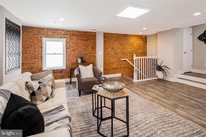 120 W ALL SAINTS STREET