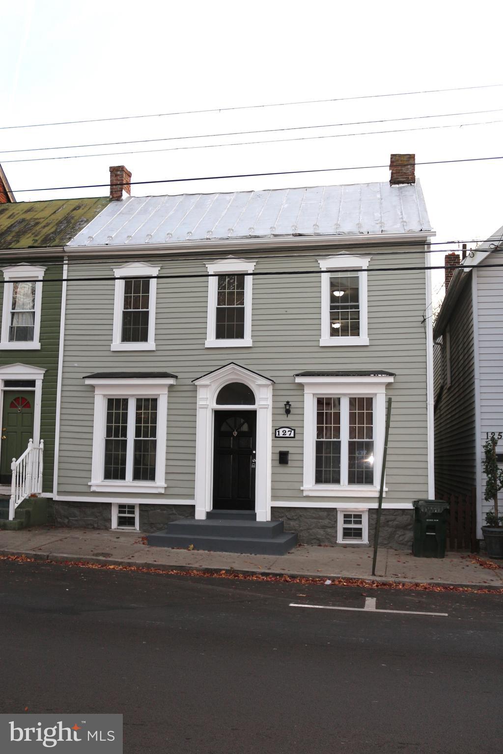 127 E ANTIETAM STREET