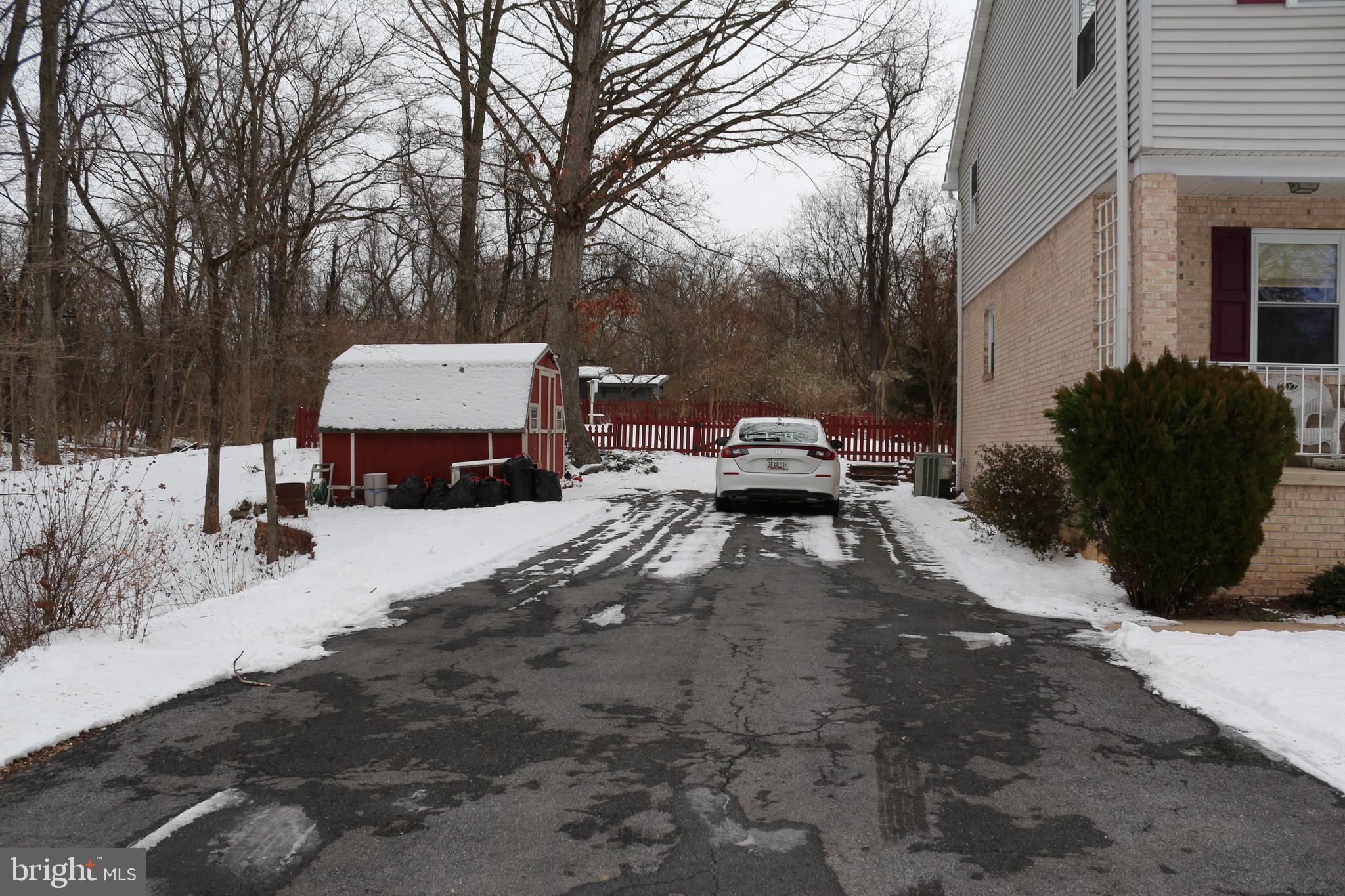 15806 15808 LOCKWOOD ROAD