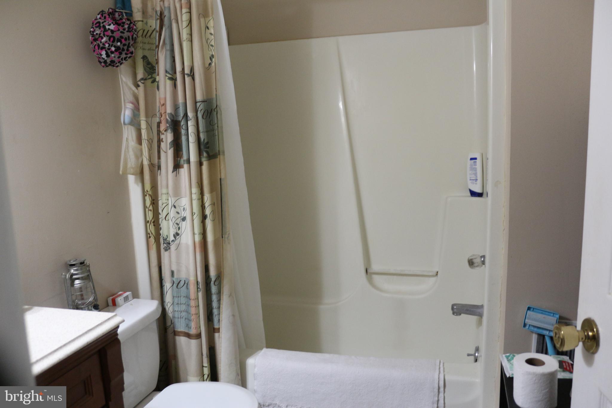 15806 15808 LOCKWOOD ROAD