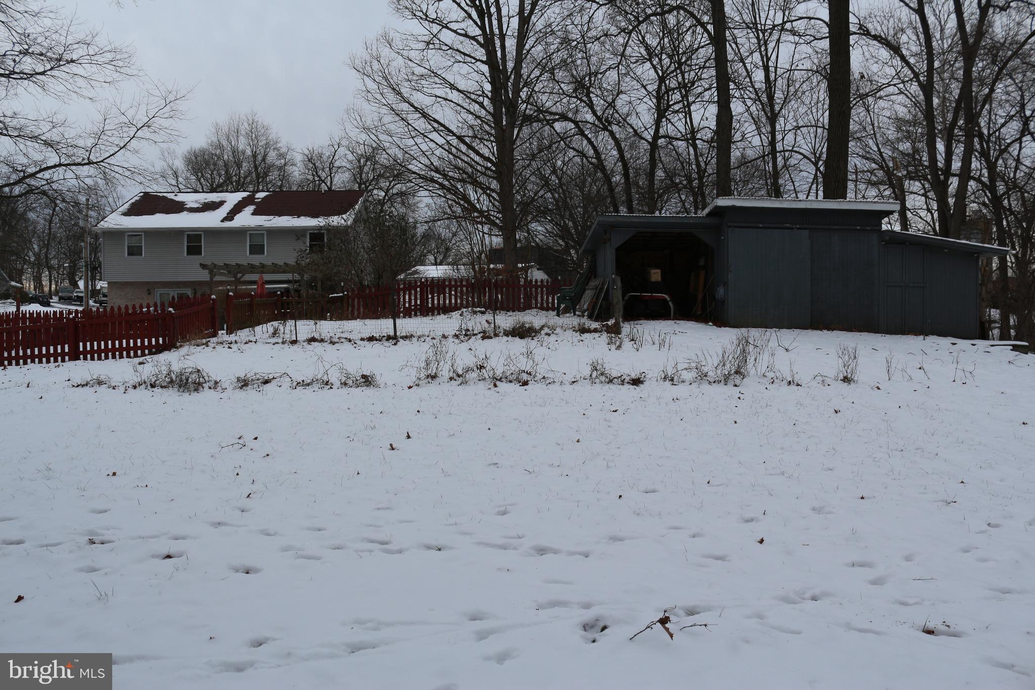 15806 15808 LOCKWOOD ROAD