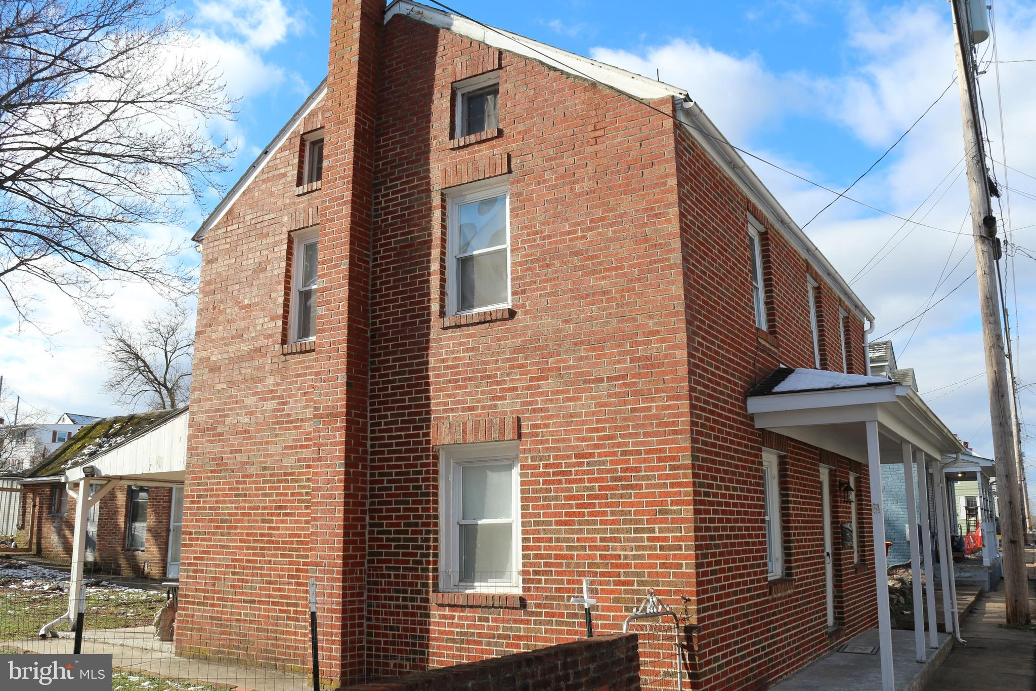 106 POTOMAC STREET