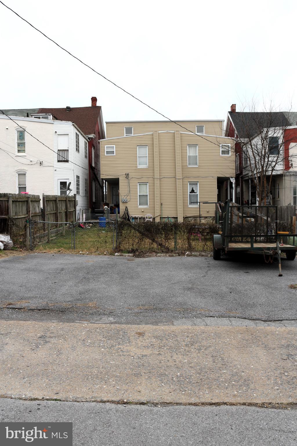 130 S MULBERRY STREET 132