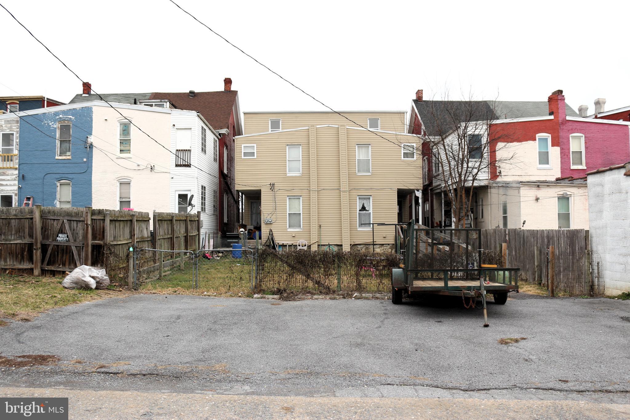 130 S MULBERRY STREET 132