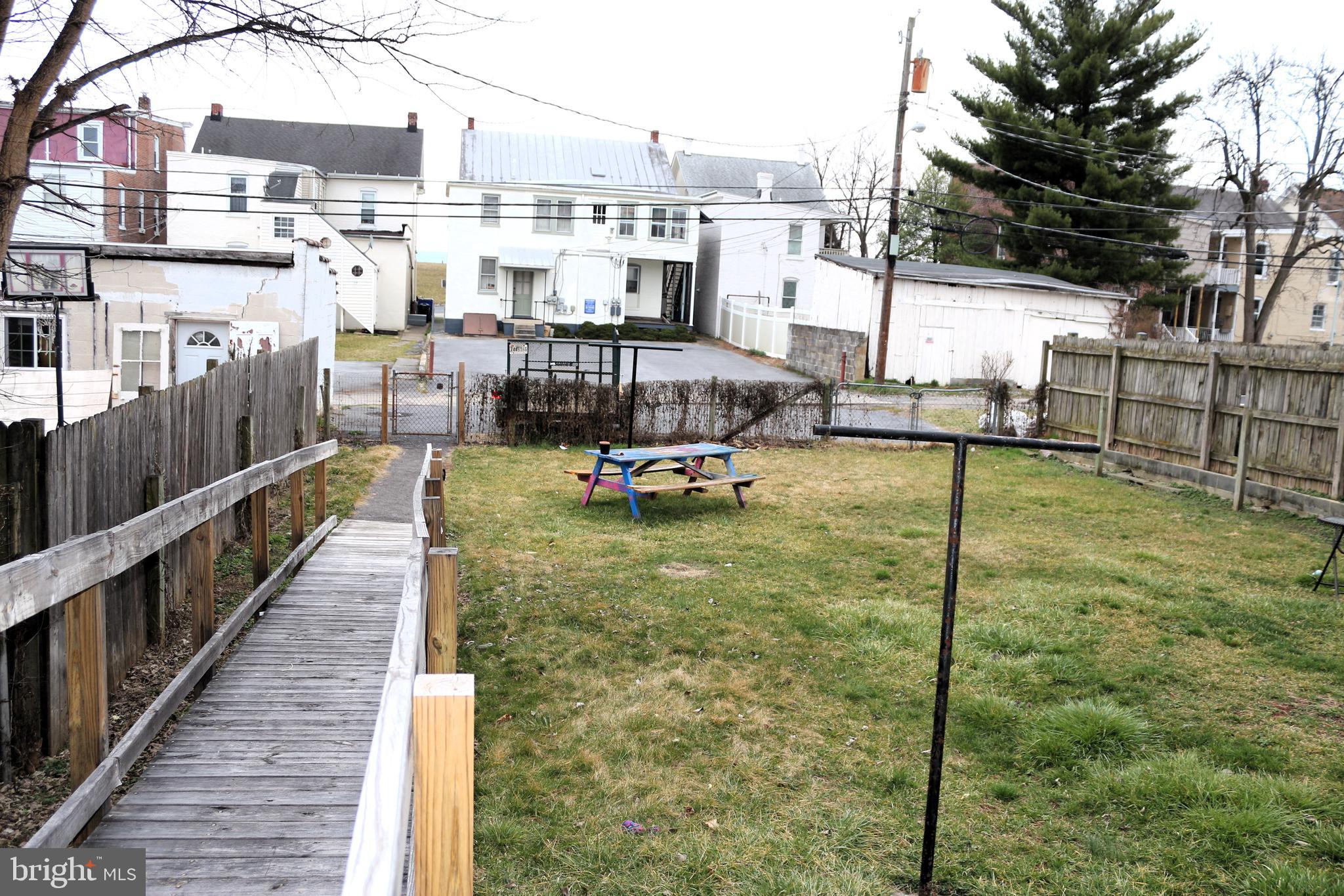 130 S MULBERRY STREET 132