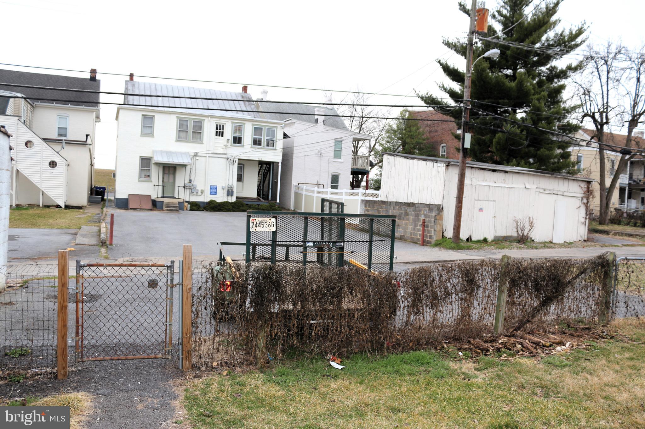 130 S MULBERRY STREET 132