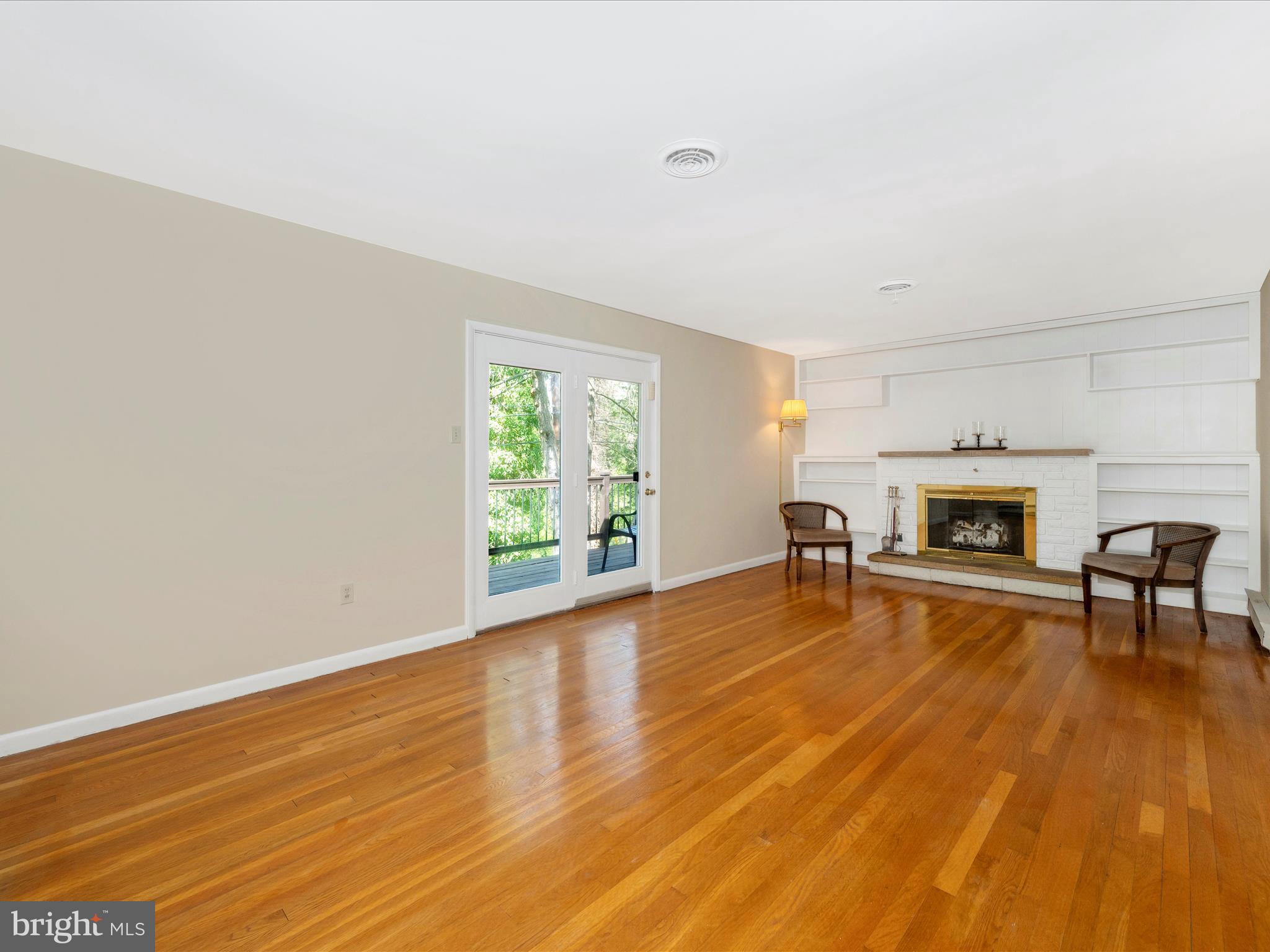 203 N COLONIAL DRIVE