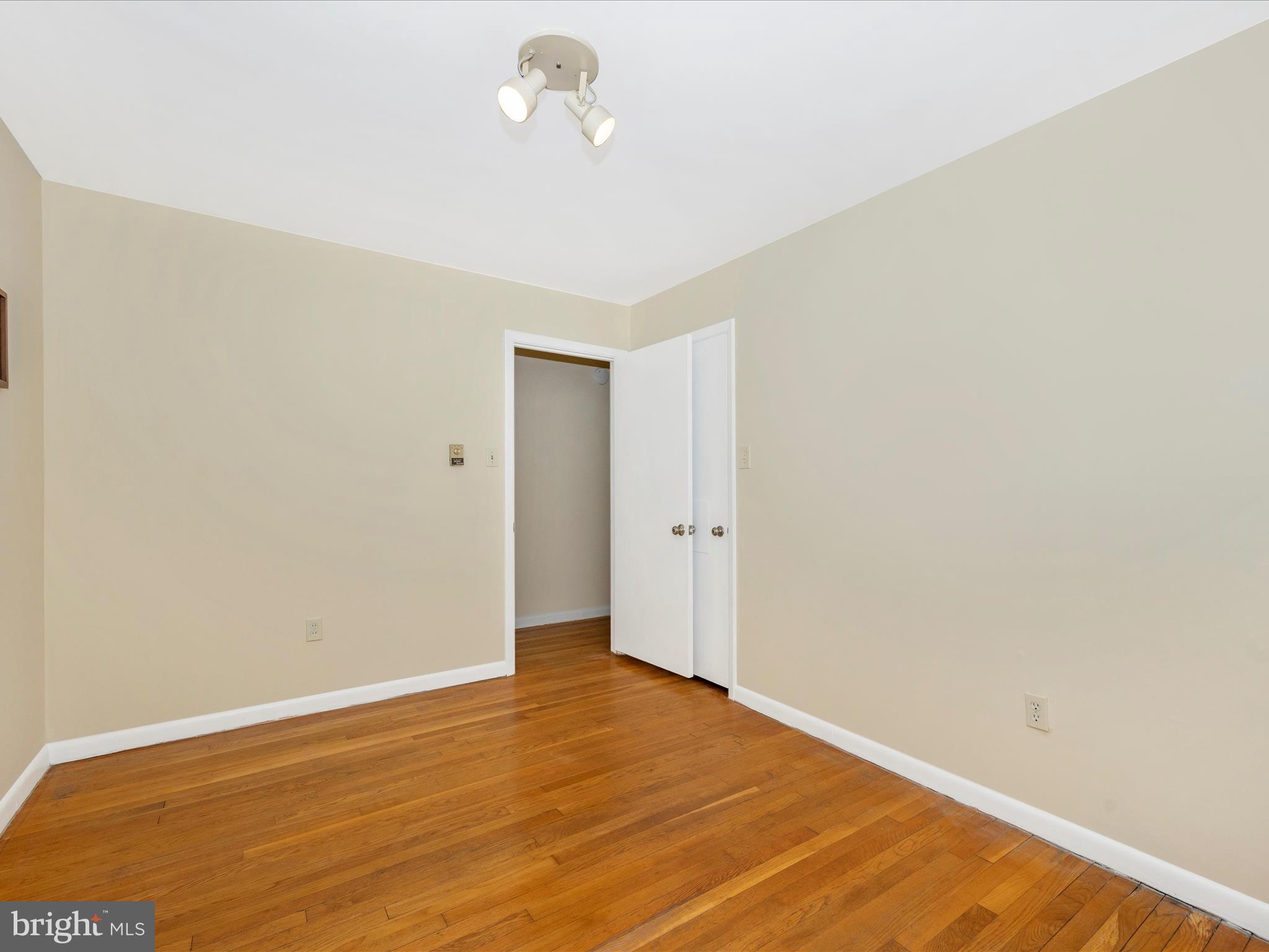 203 N COLONIAL DRIVE
