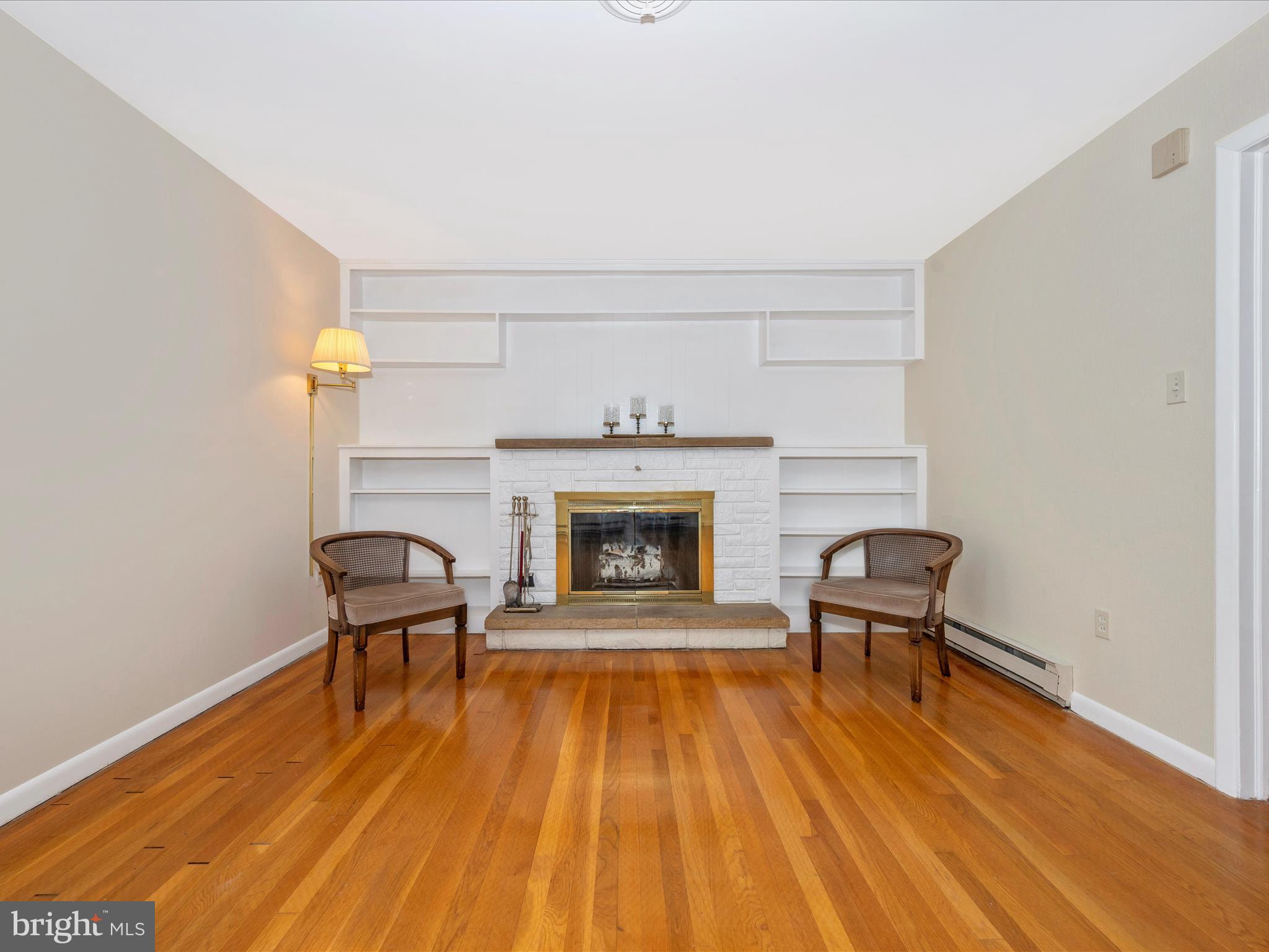 203 N COLONIAL DRIVE