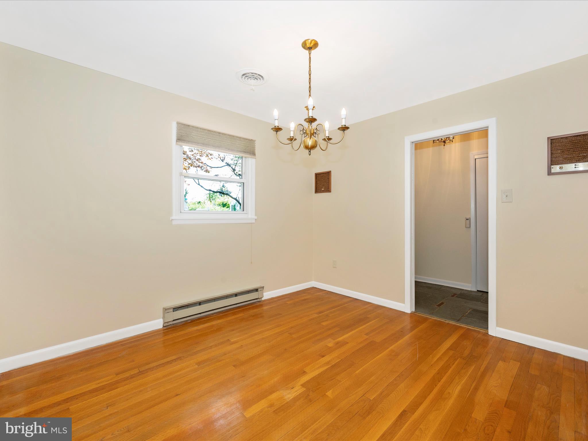 203 N COLONIAL DRIVE