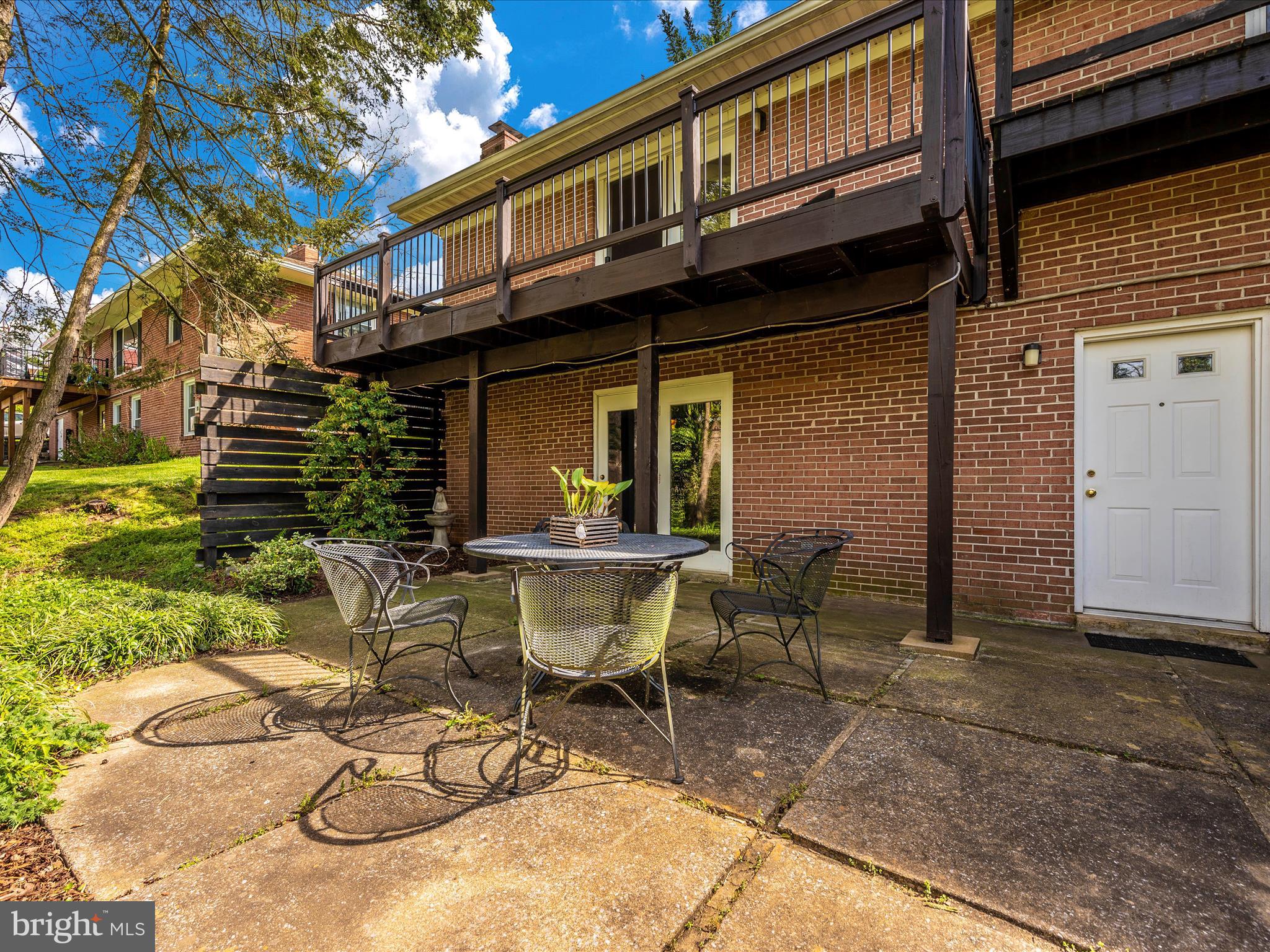 203 N COLONIAL DRIVE