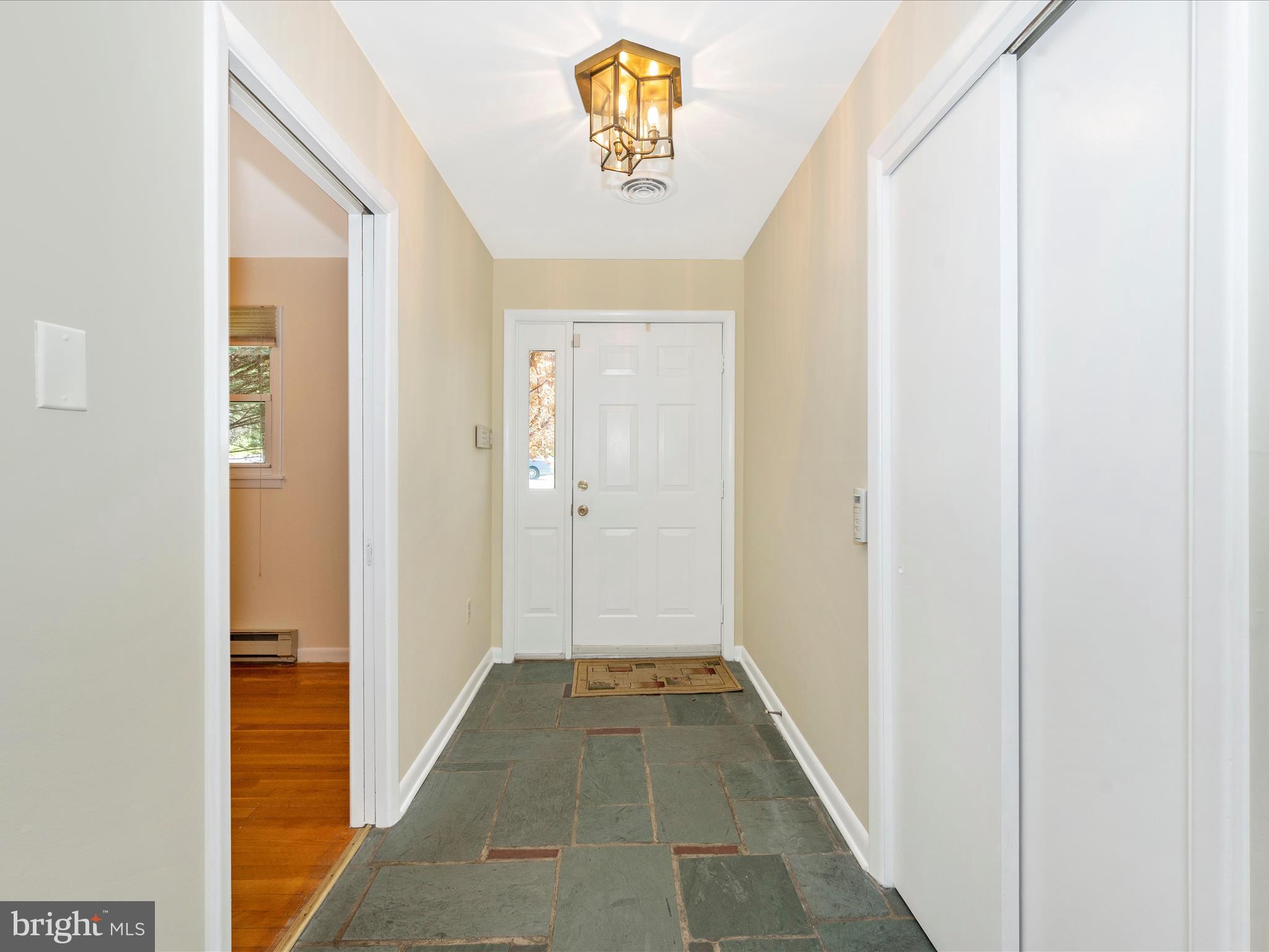 203 N COLONIAL DRIVE