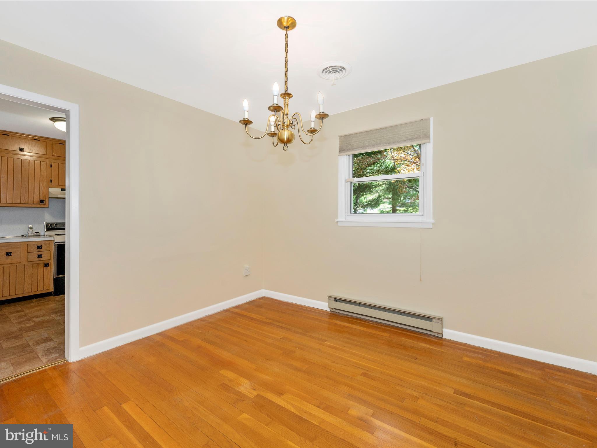 203 N COLONIAL DRIVE