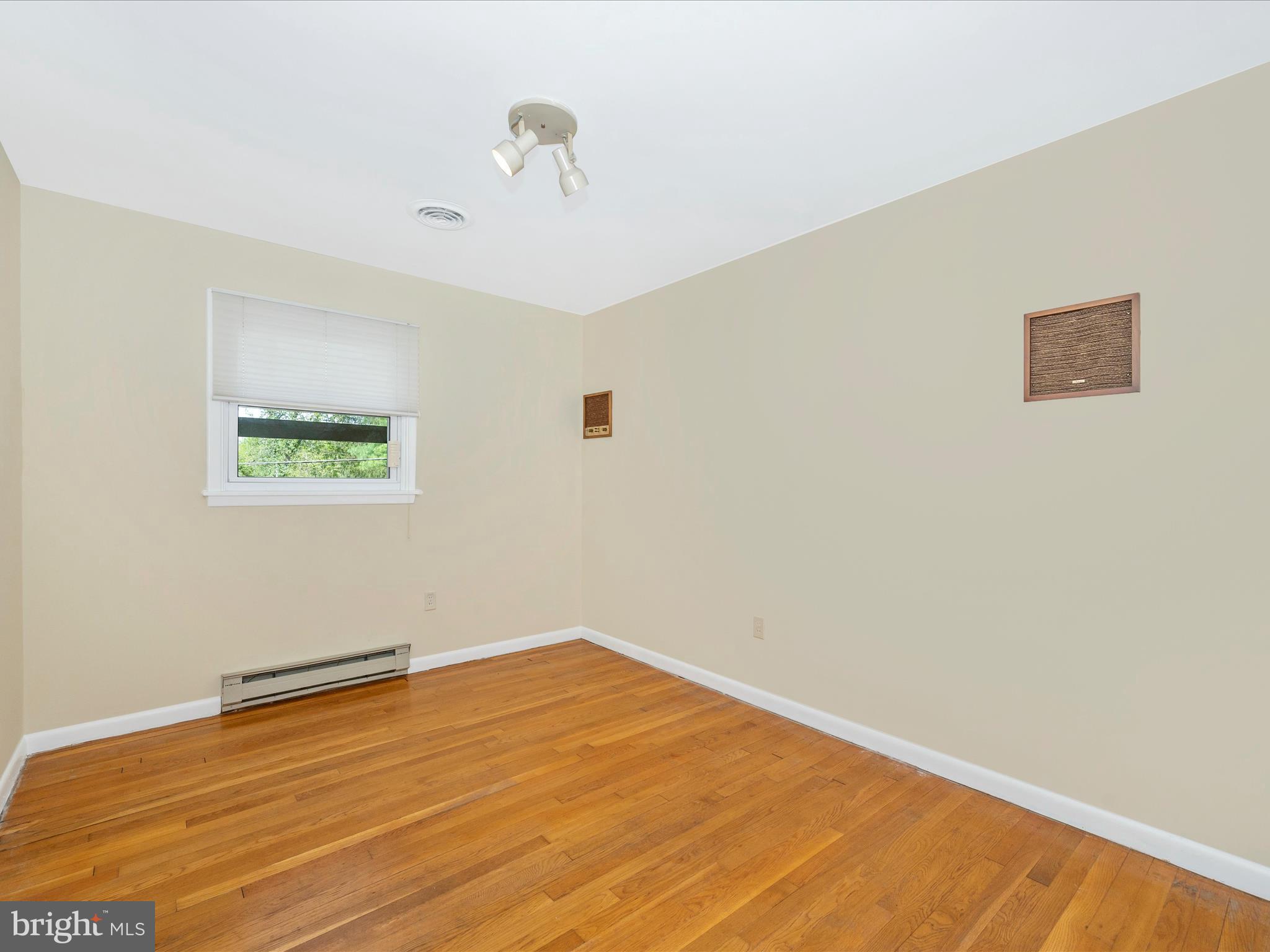 203 N COLONIAL DRIVE