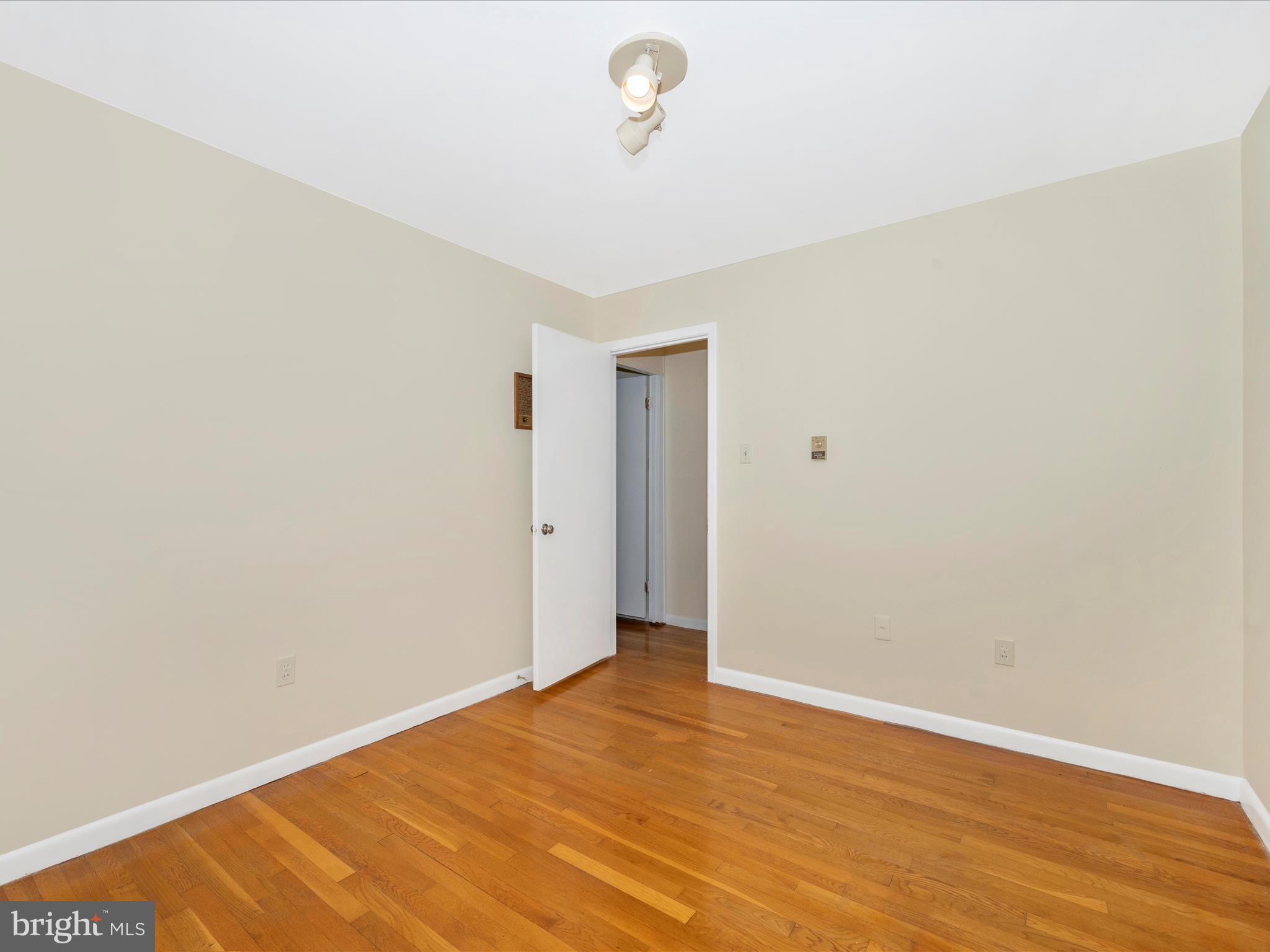 203 N COLONIAL DRIVE