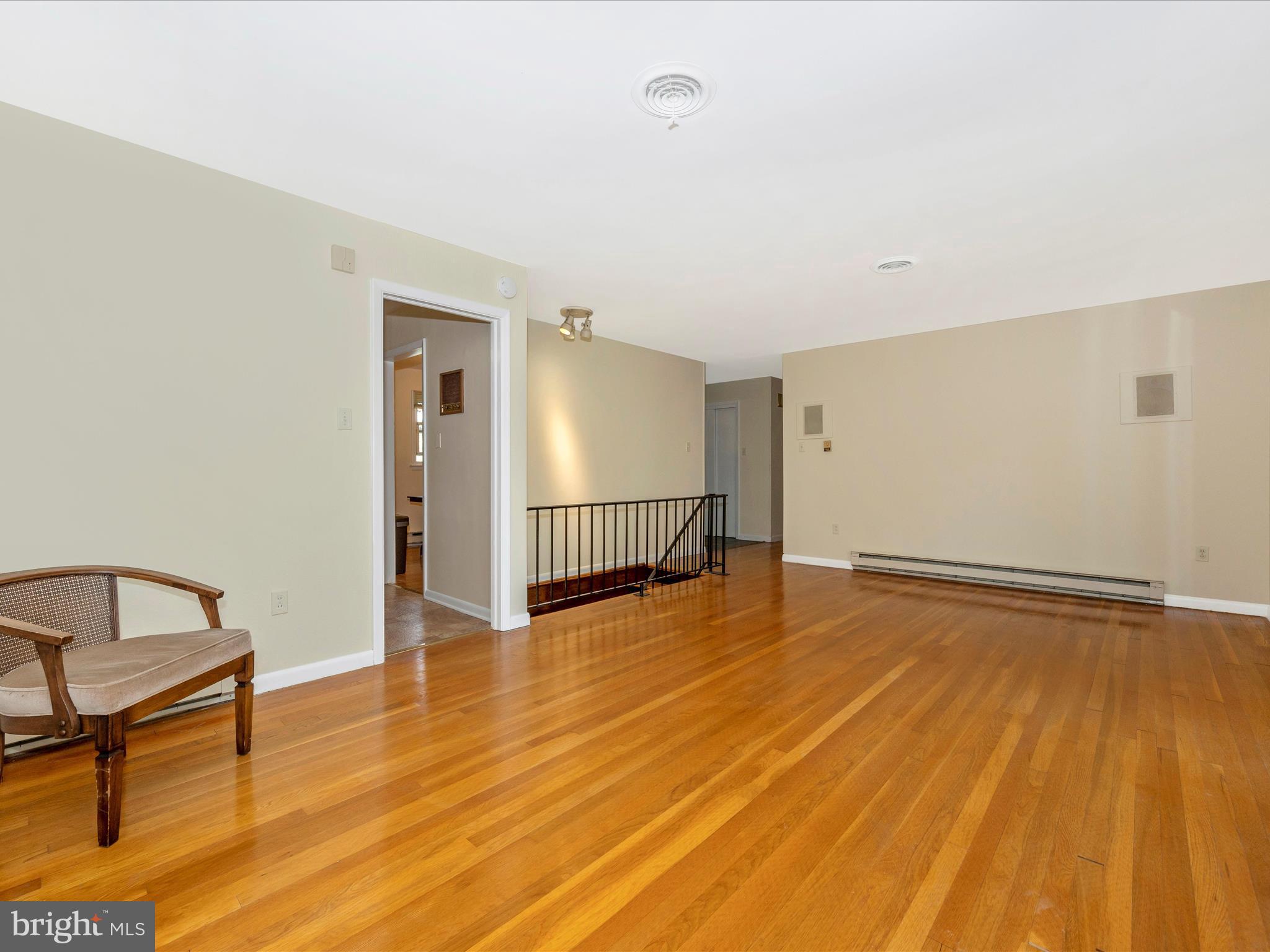 203 N COLONIAL DRIVE