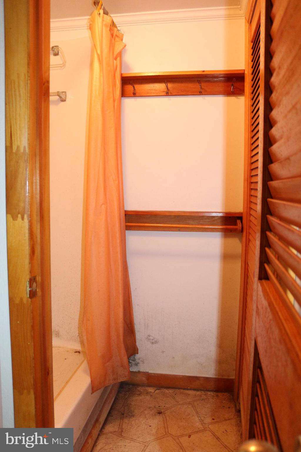 19717 SCOTT HILL DRIVE