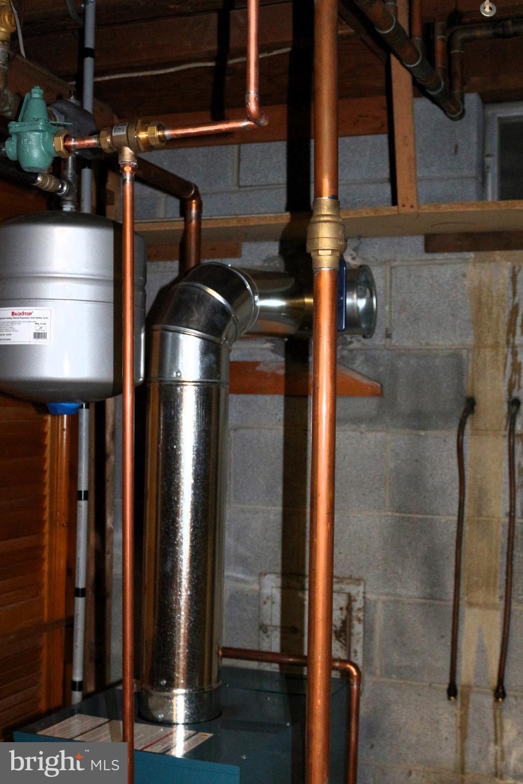 19717 SCOTT HILL DRIVE