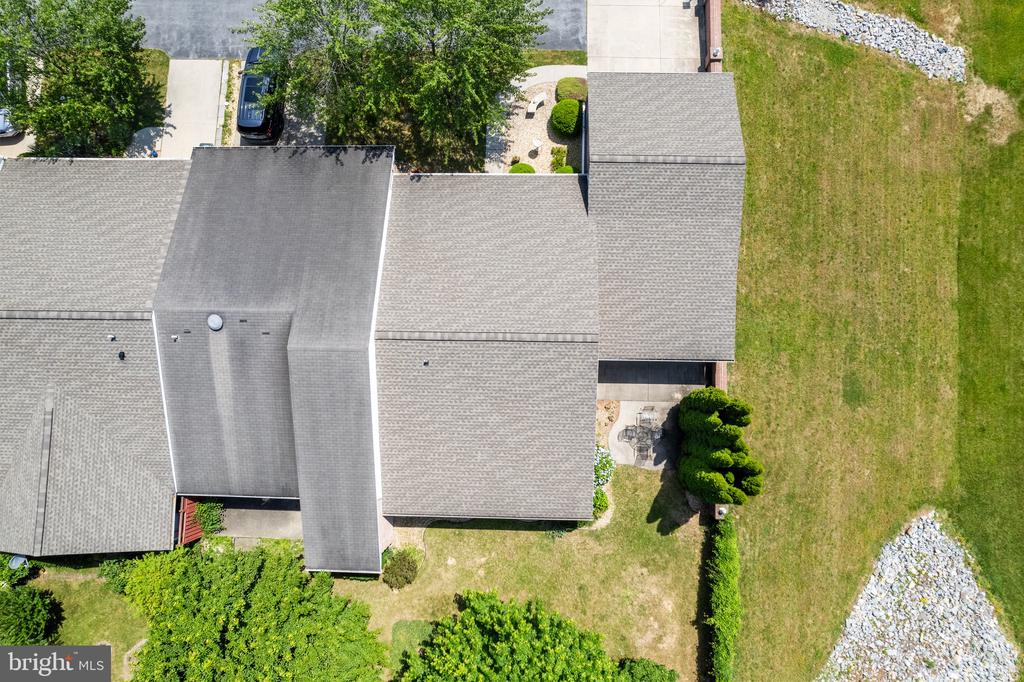 935 W IRVIN AVENUE