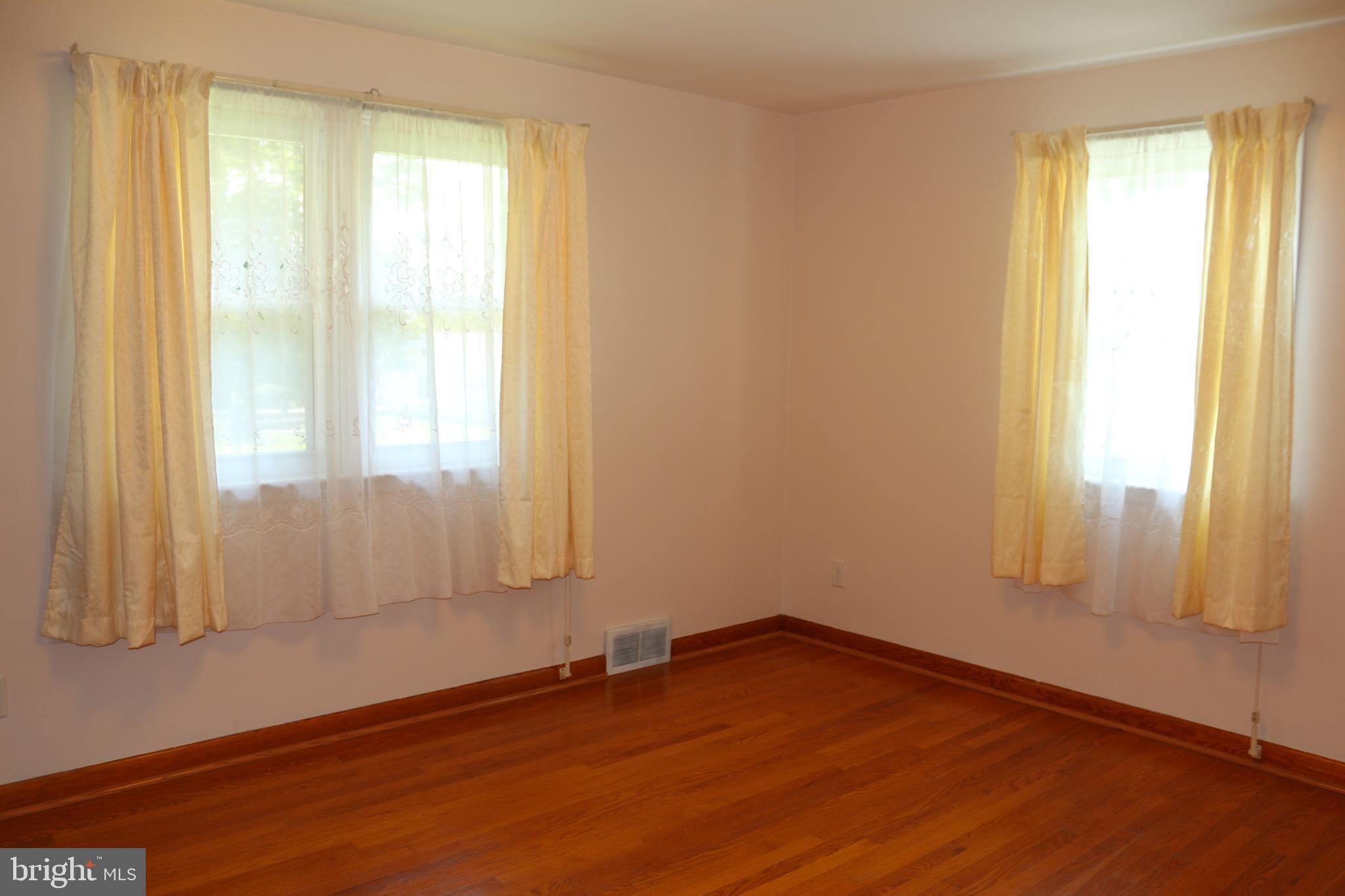 10804 ROESSNER AVENUE