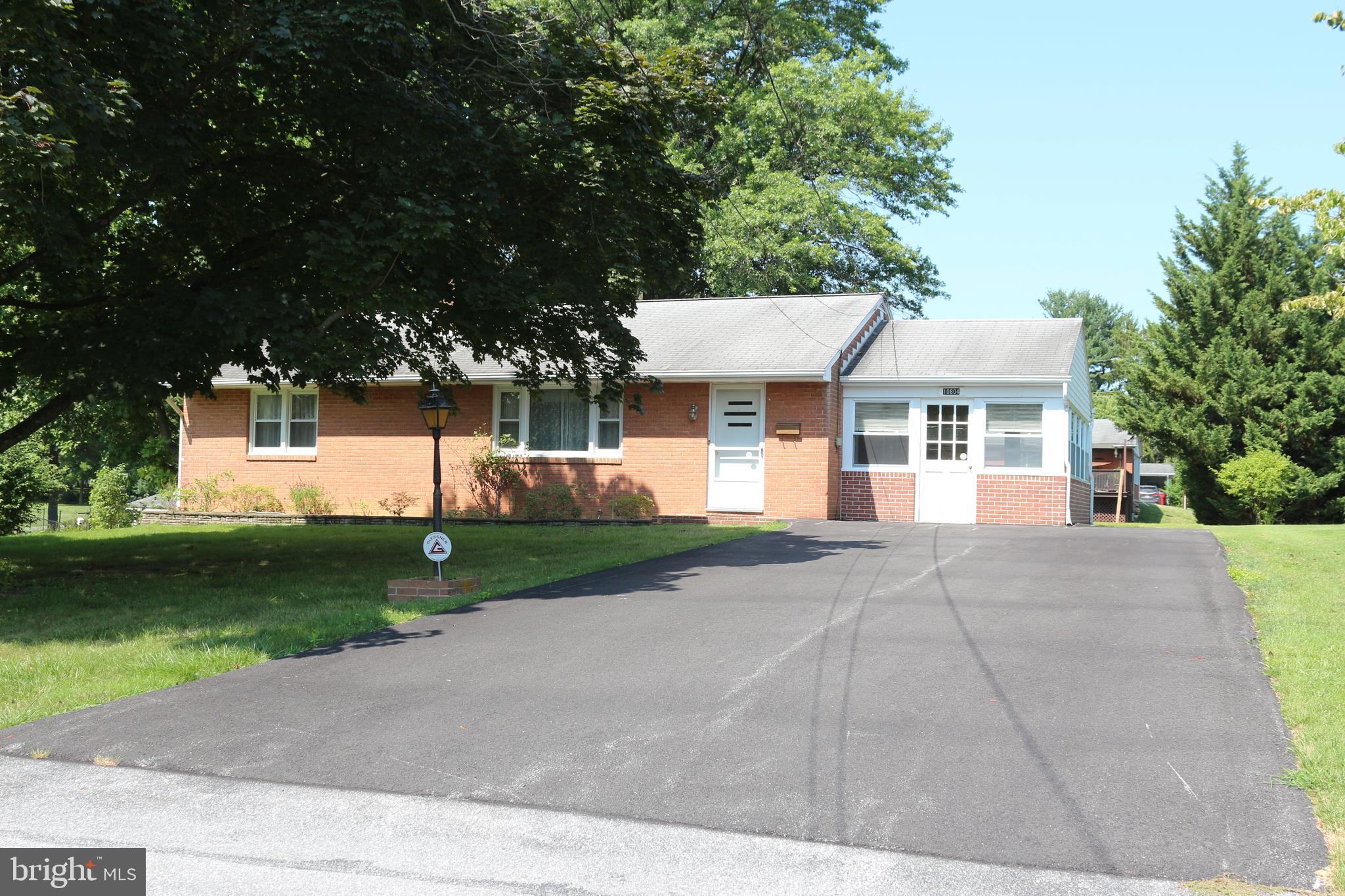 10804 ROESSNER AVENUE