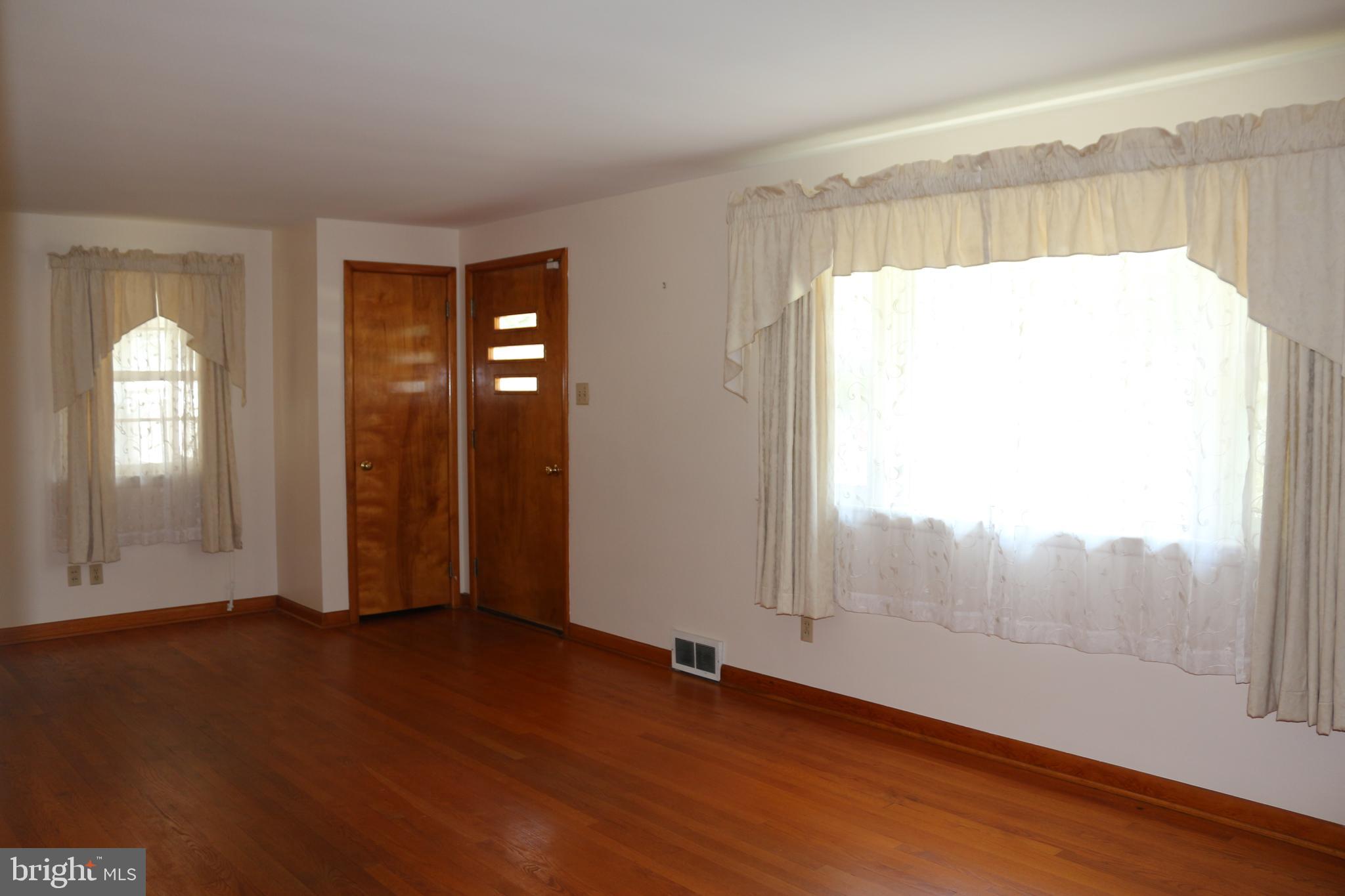 10804 ROESSNER AVENUE