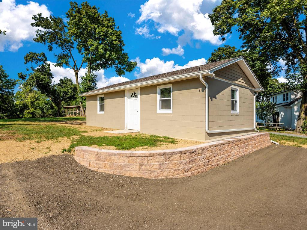 15221 CLEAR SPRING ROAD