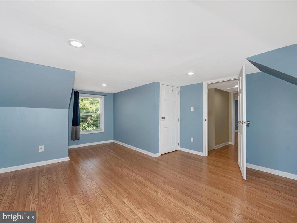 15221 CLEAR SPRING ROAD