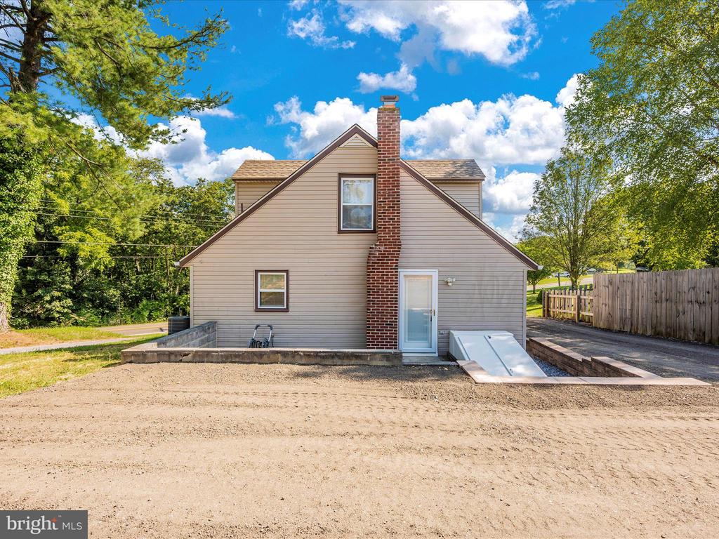 15221 CLEAR SPRING ROAD
