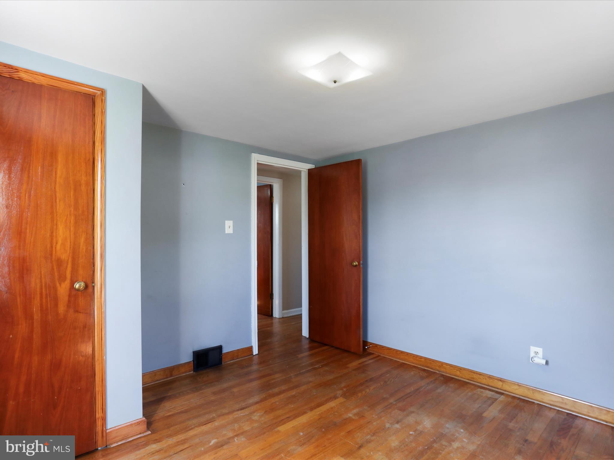 7814 SHARPSBURG PIKE