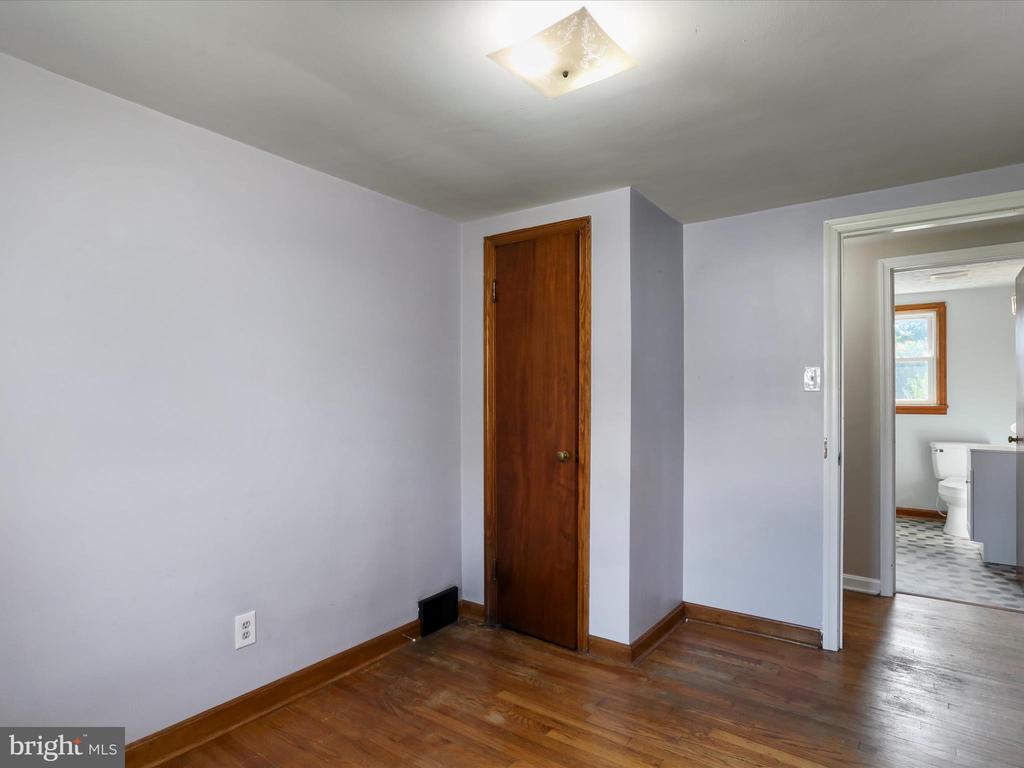 7814 SHARPSBURG PIKE