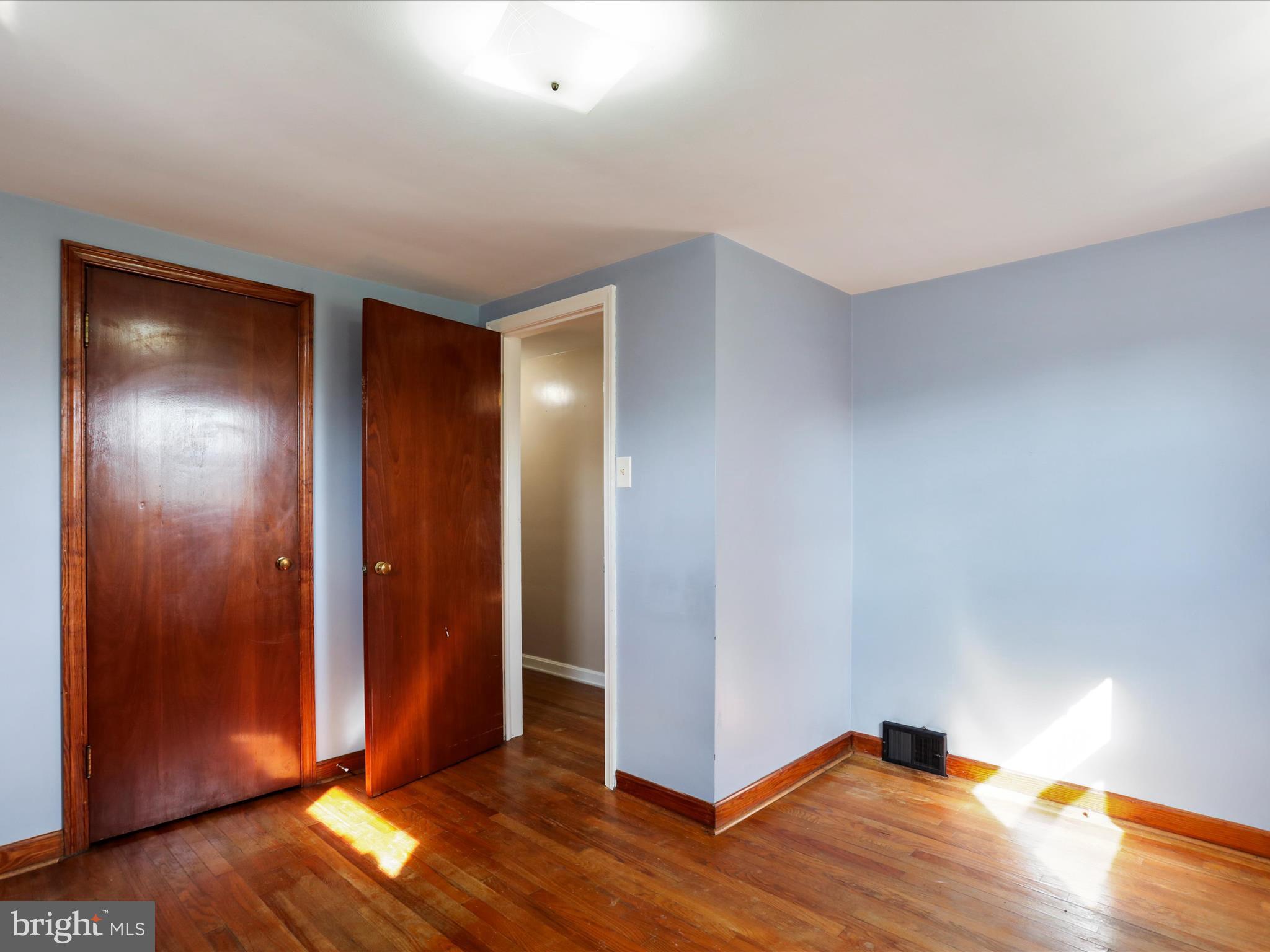 7814 SHARPSBURG PIKE