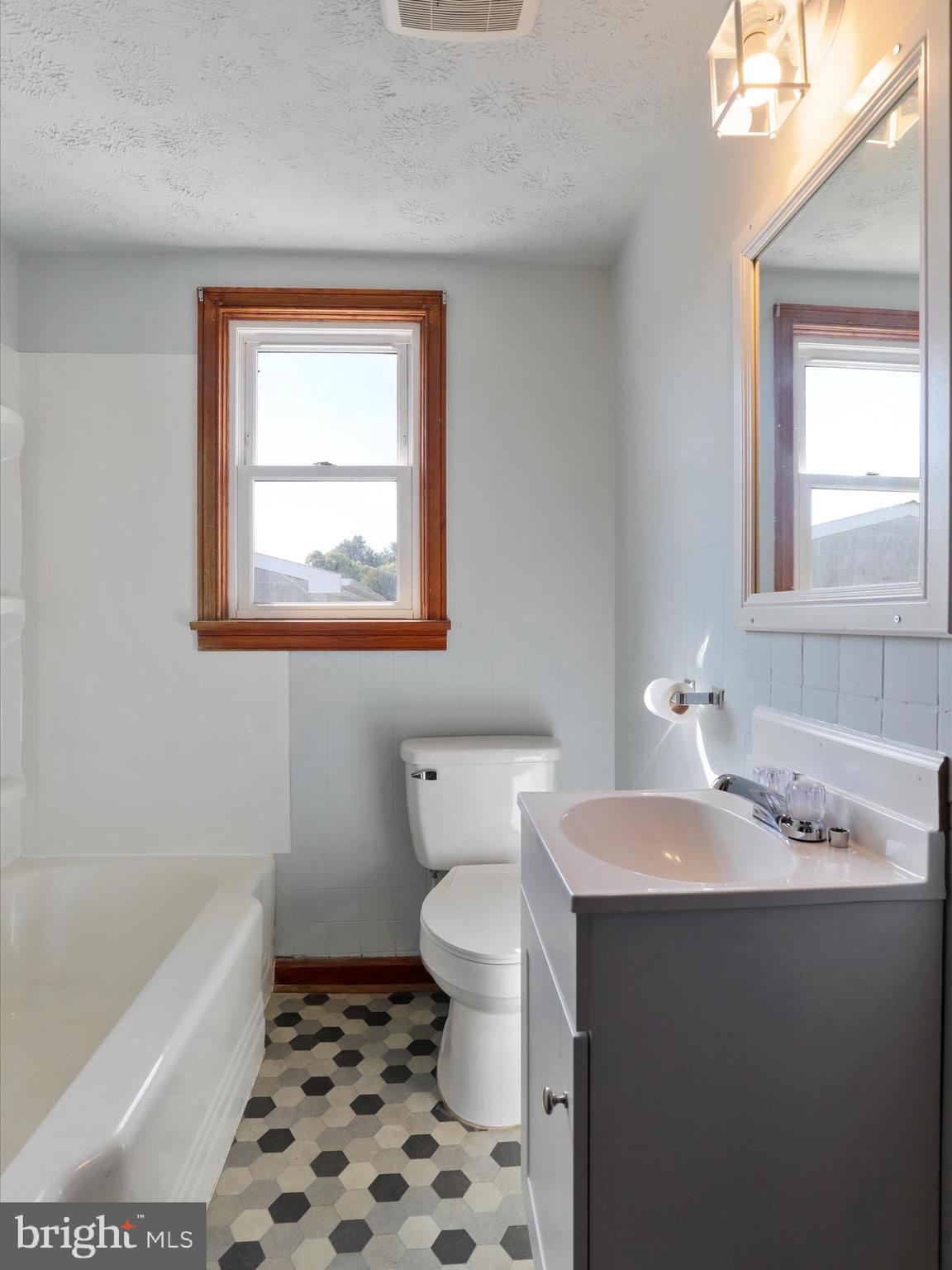 7814 SHARPSBURG PIKE