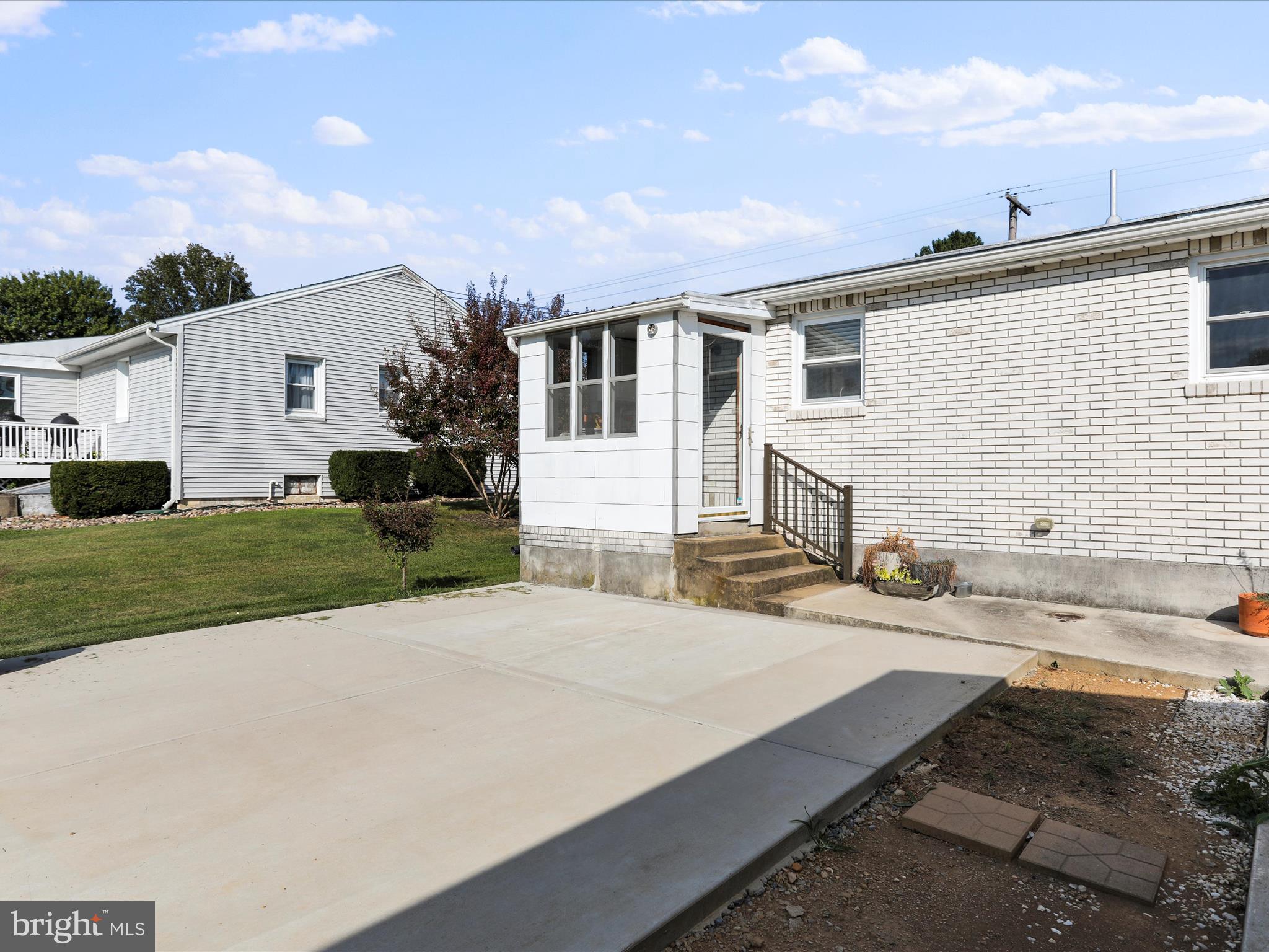 7814 SHARPSBURG PIKE