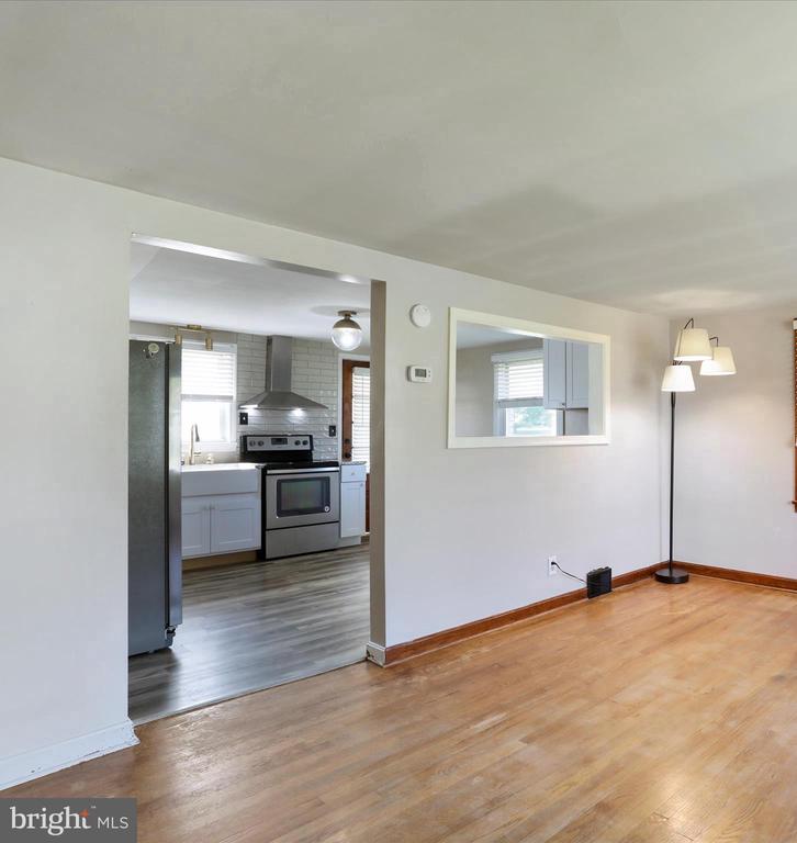 7814 SHARPSBURG PIKE