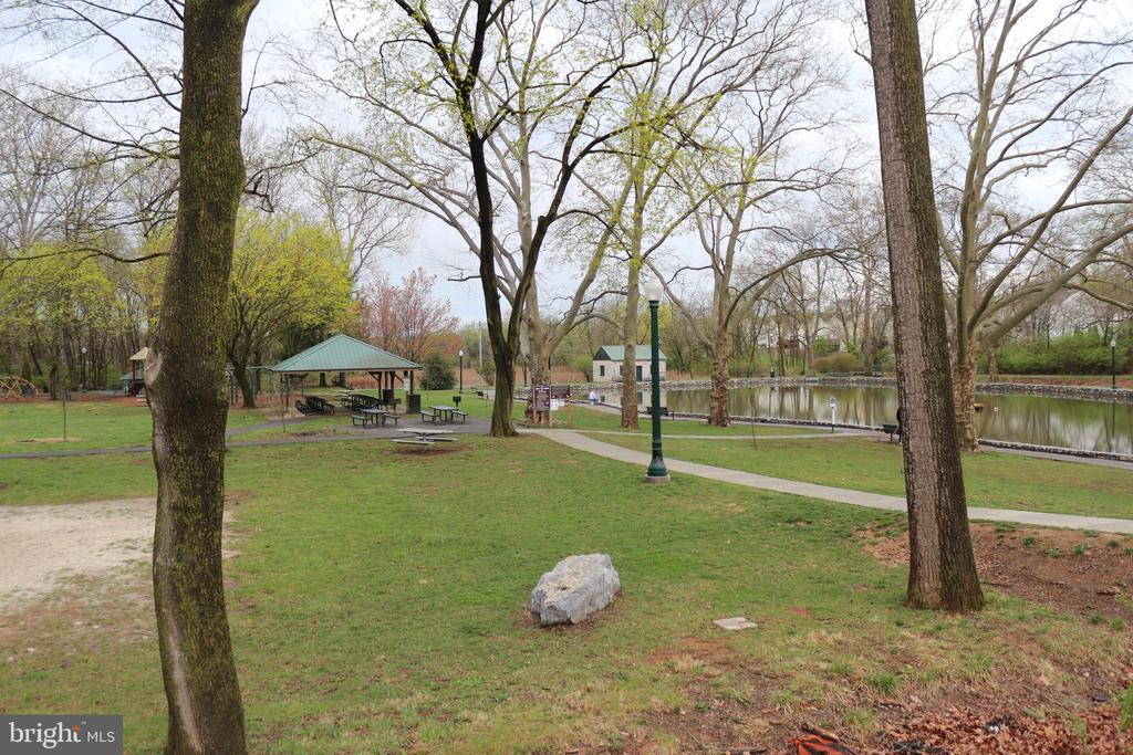 326 PANGBORN BOULEVARD