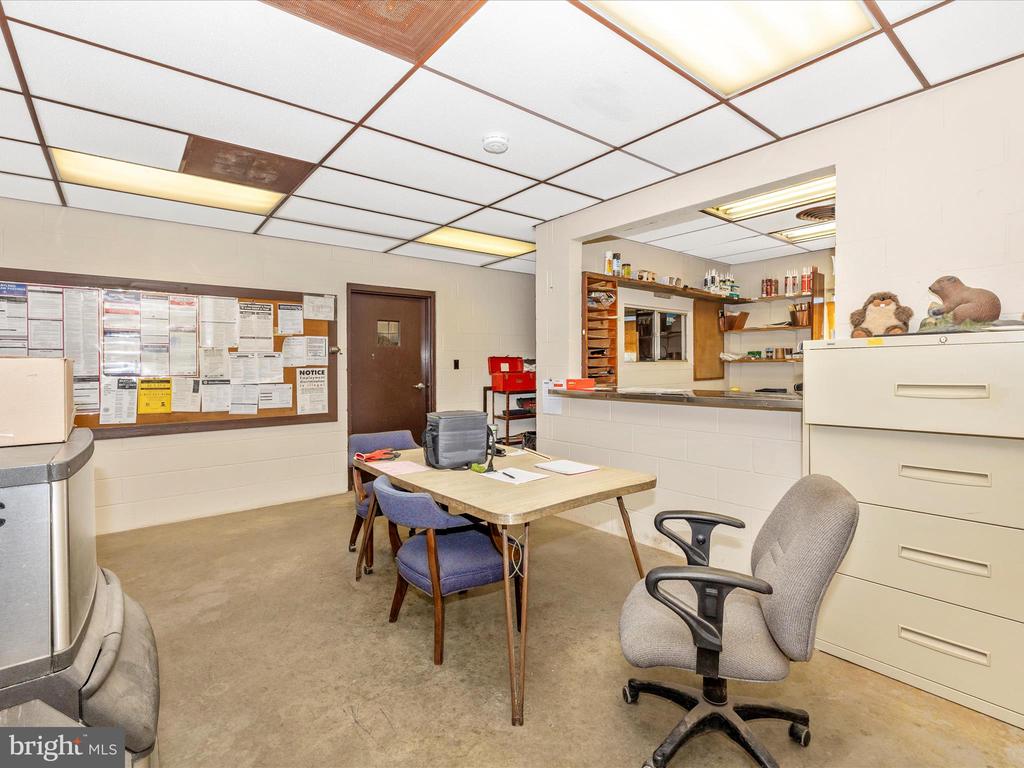 61 W LEE STREET