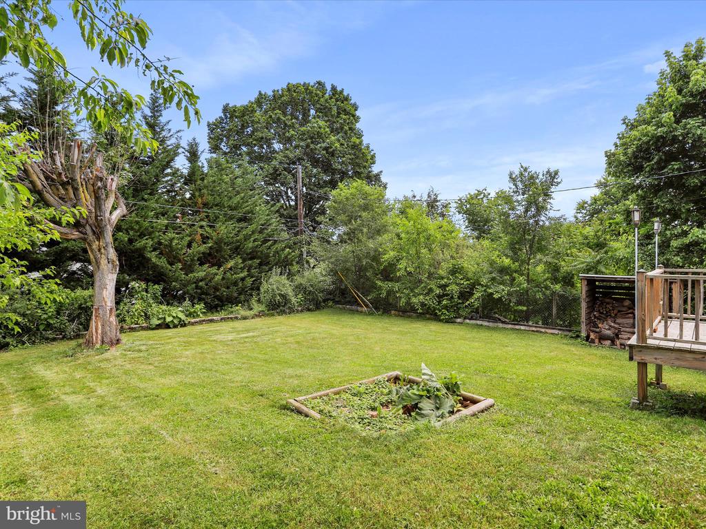 1016 BEECHWOOD DRIVE