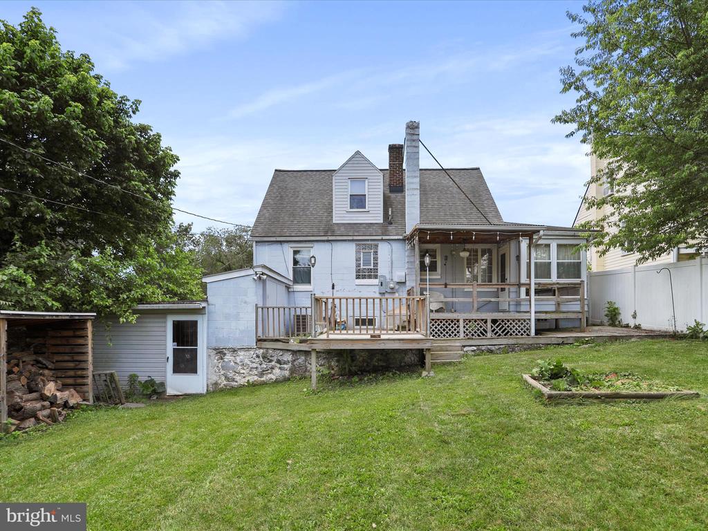 1016 BEECHWOOD DRIVE