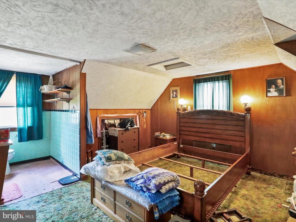 1016 BEECHWOOD DRIVE